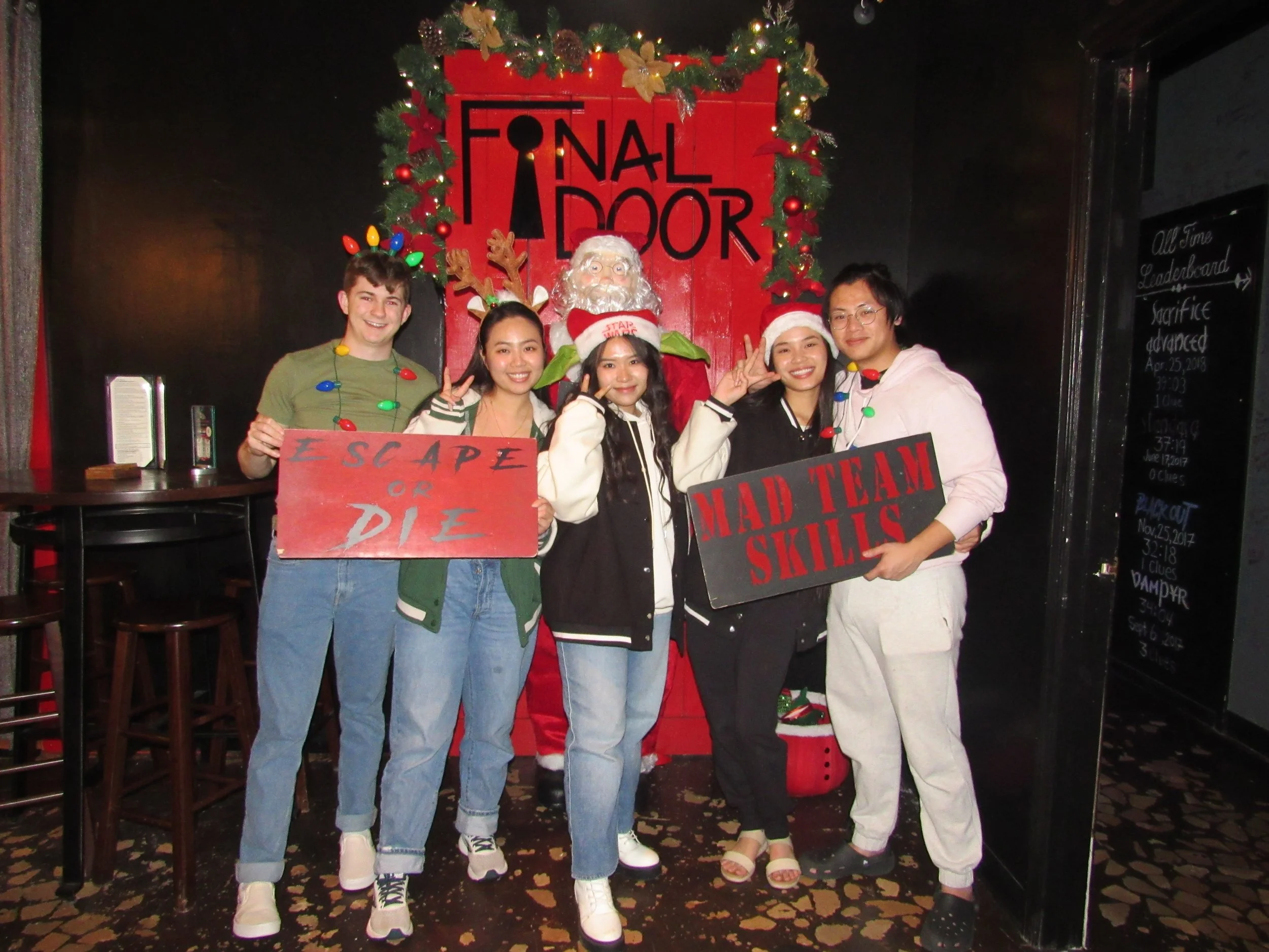 the-final-door-escape-room-columbia-sc-team-photos-12-13-22 (3).JPG