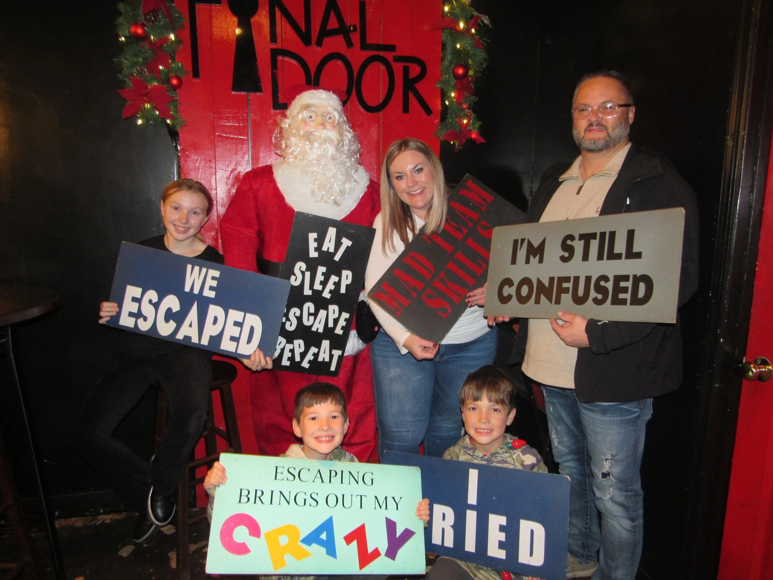 the-final-door-escape-room-columbia-sc-team-photos-12-15-22 (4).JPG