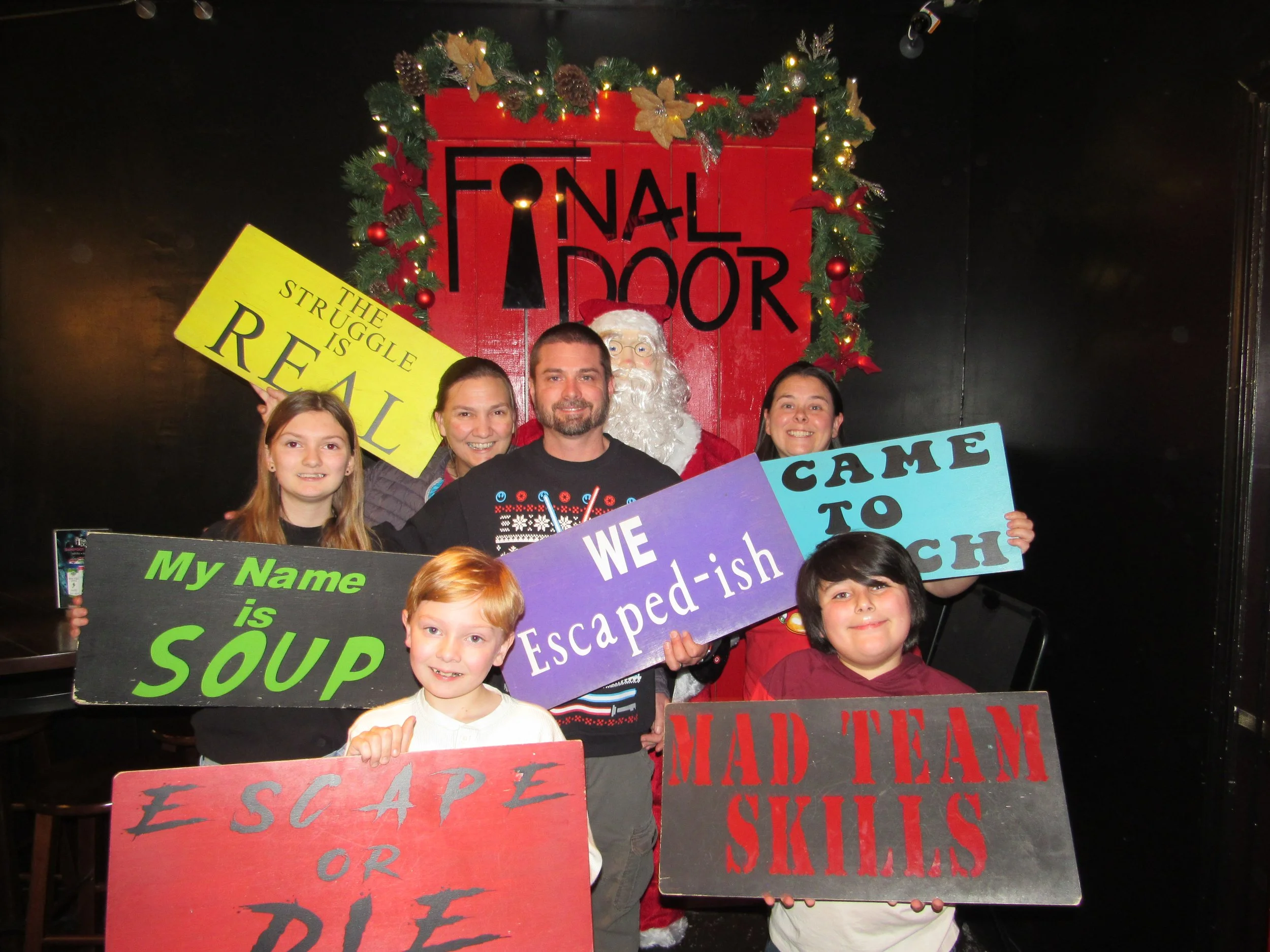 the-final-door-escape-room-columbia-sc-team-photos-12-16-22 (6).JPG