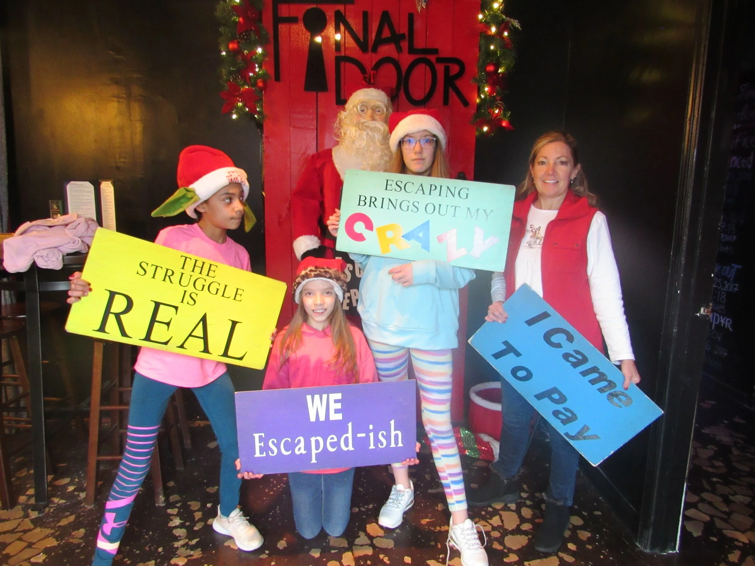 the-final-door-escape-room-columbia-sc-team-photos-12-17-22 (4).JPG