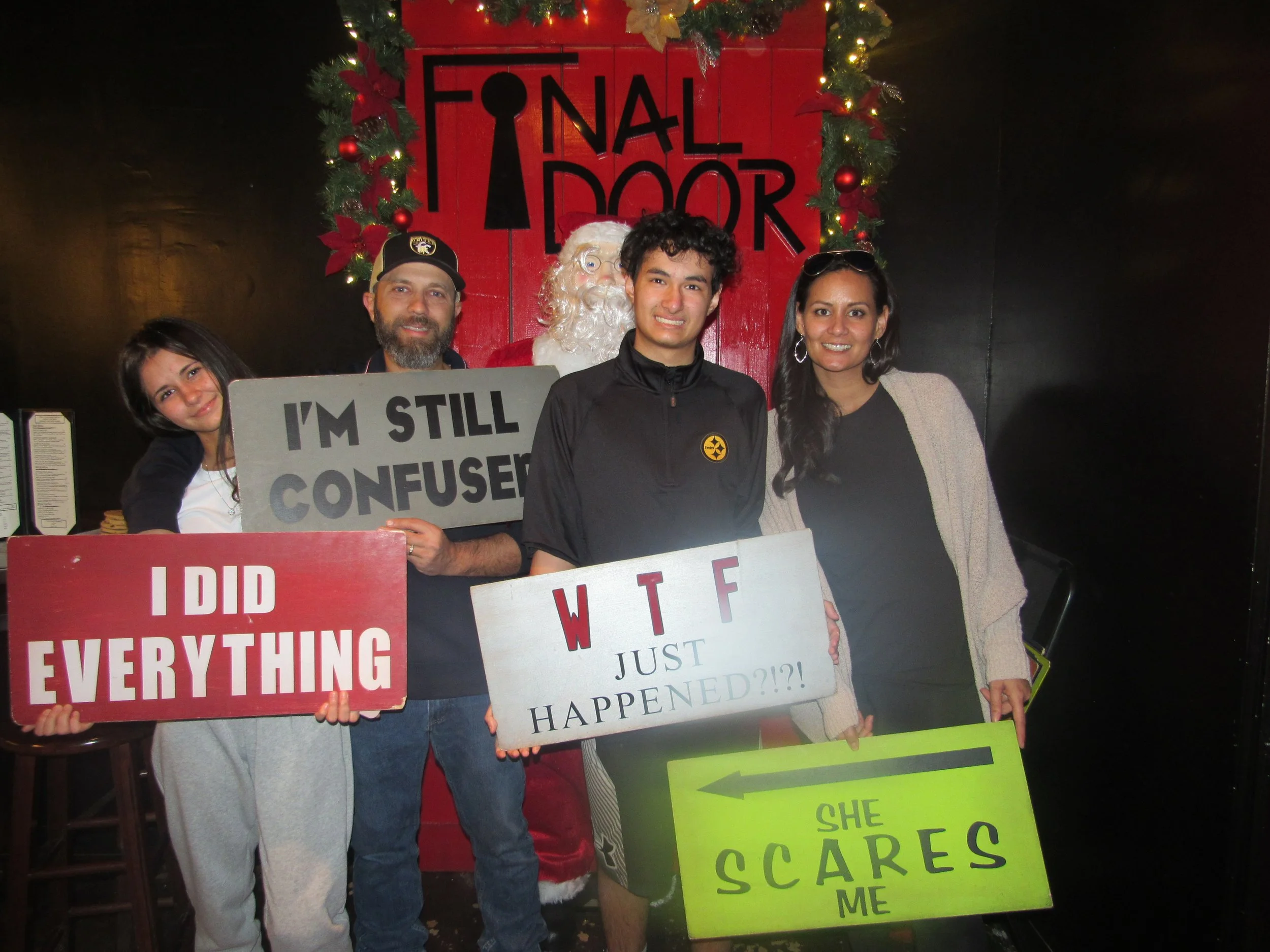 the-final-door-escape-room-columbia-sc-team-photos-12-17-22 (13).JPG