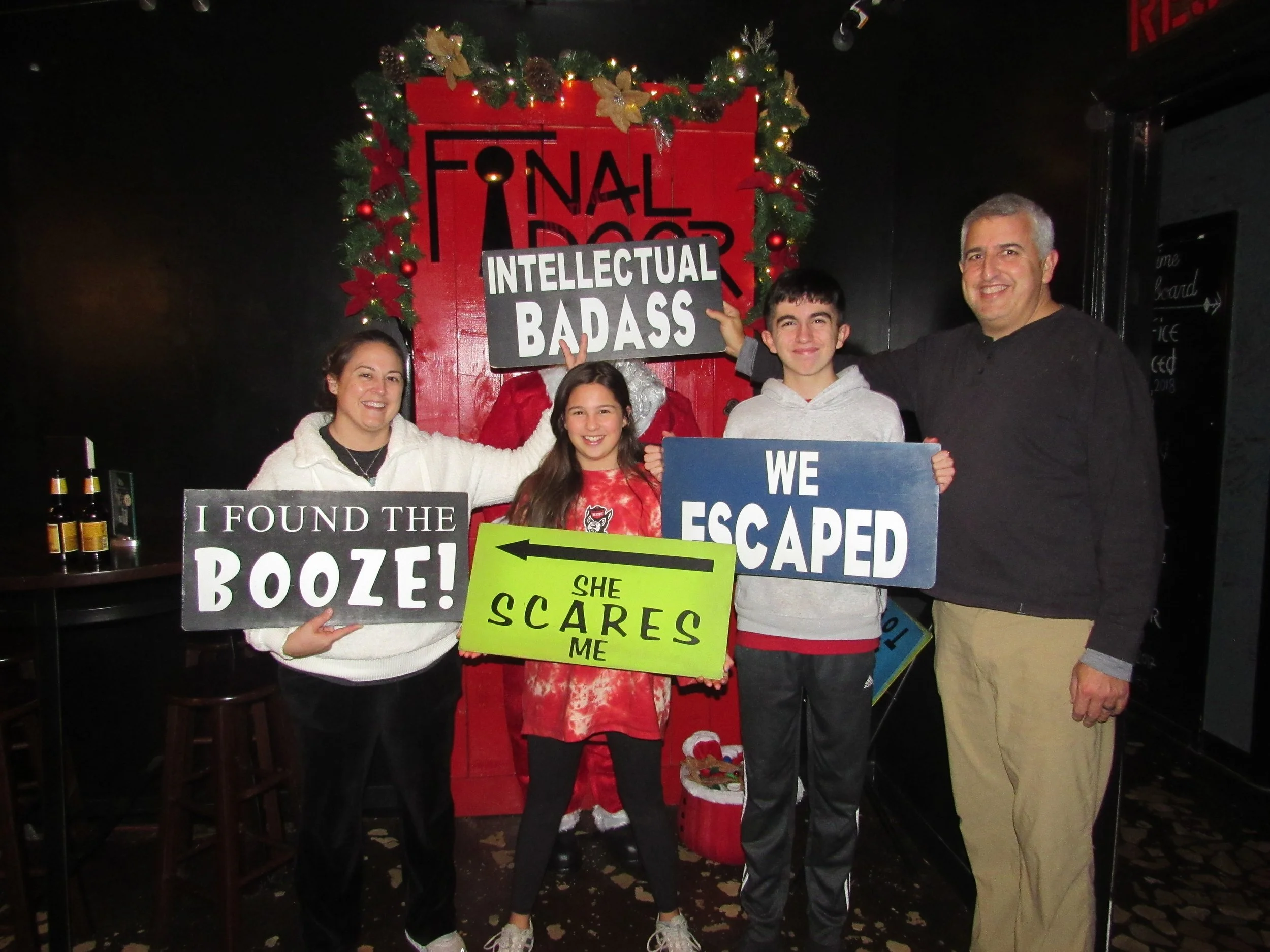 the-final-door-escape-room-columbia-sc-team-photos-12-22-22 (21).JPG