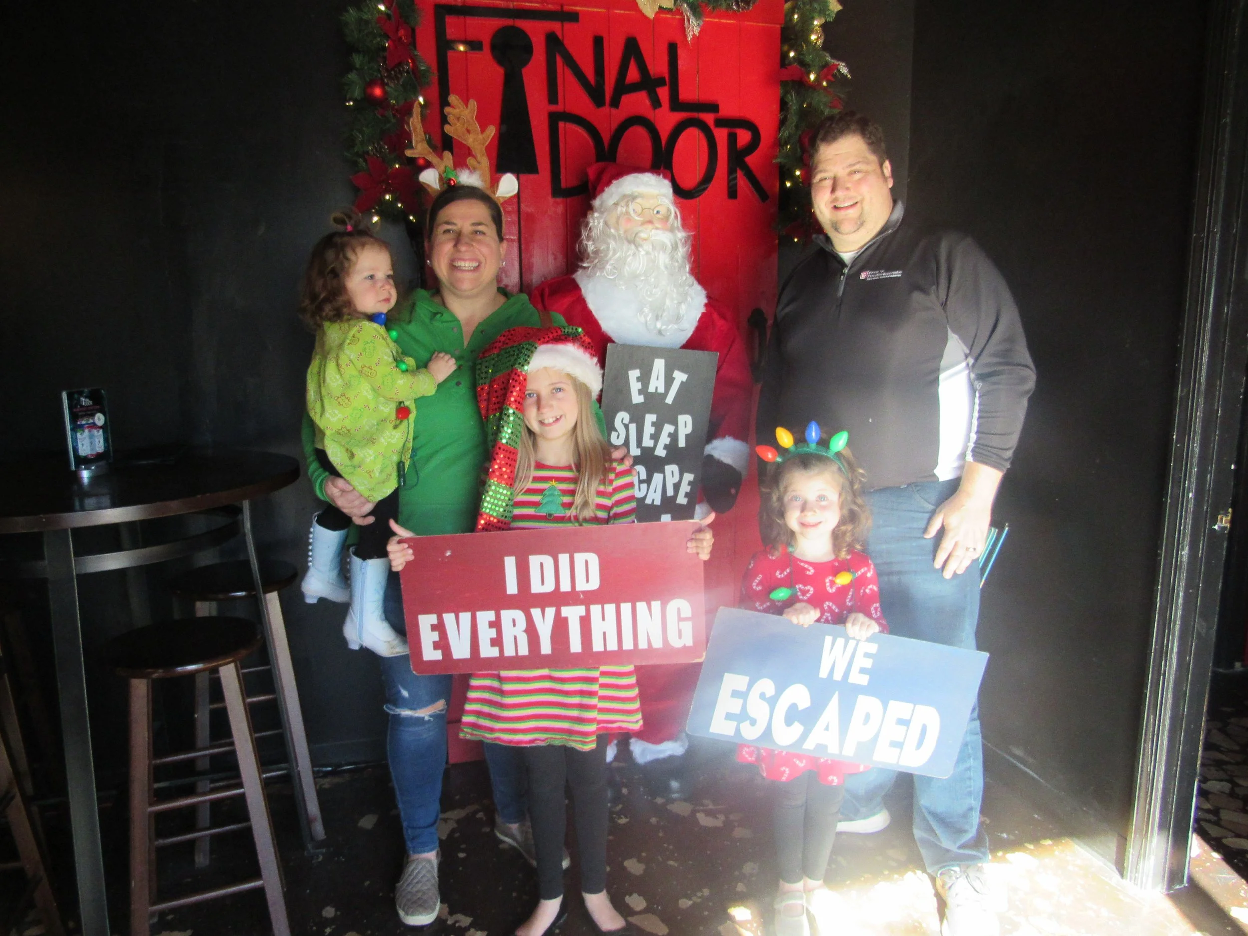 the-final-door-escape-room-columbia-sc-team-photos-12-18-22 (1).JPG