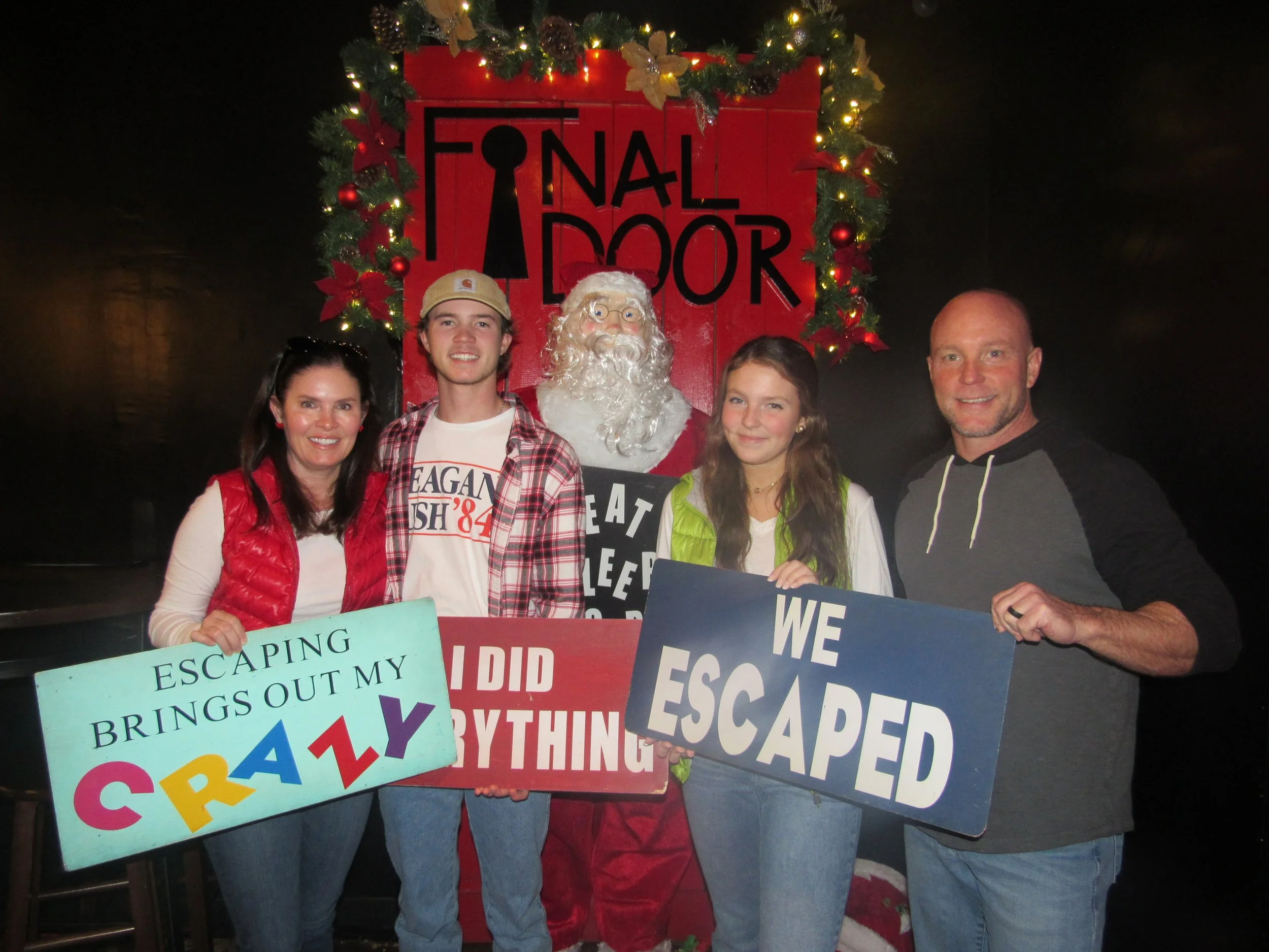 the-final-door-escape-room-columbia-sc-team-photos-12-18-22 (9).JPG