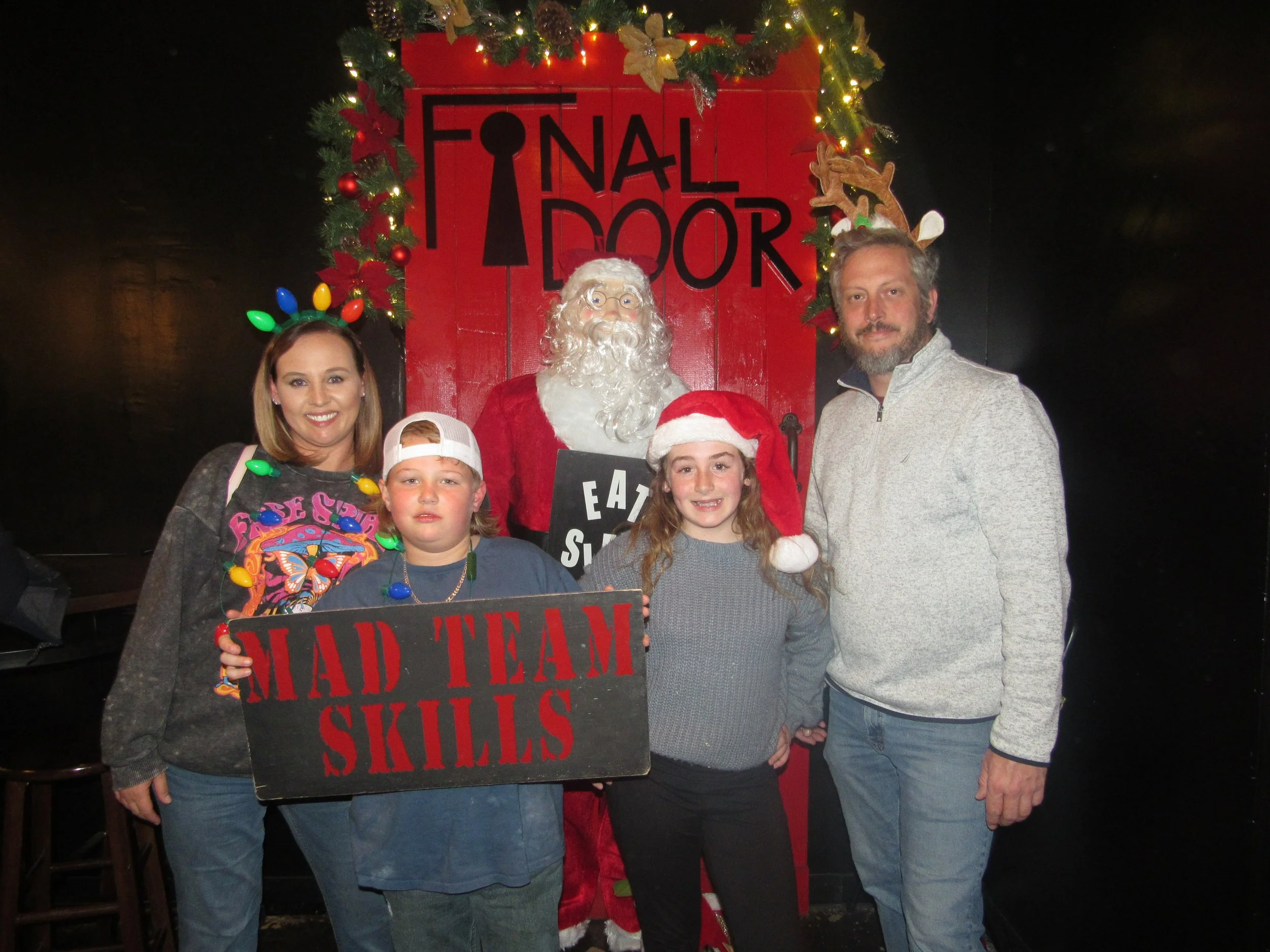 the-final-door-escape-room-columbia-sc-team-photos-12-18-22 (14).JPG
