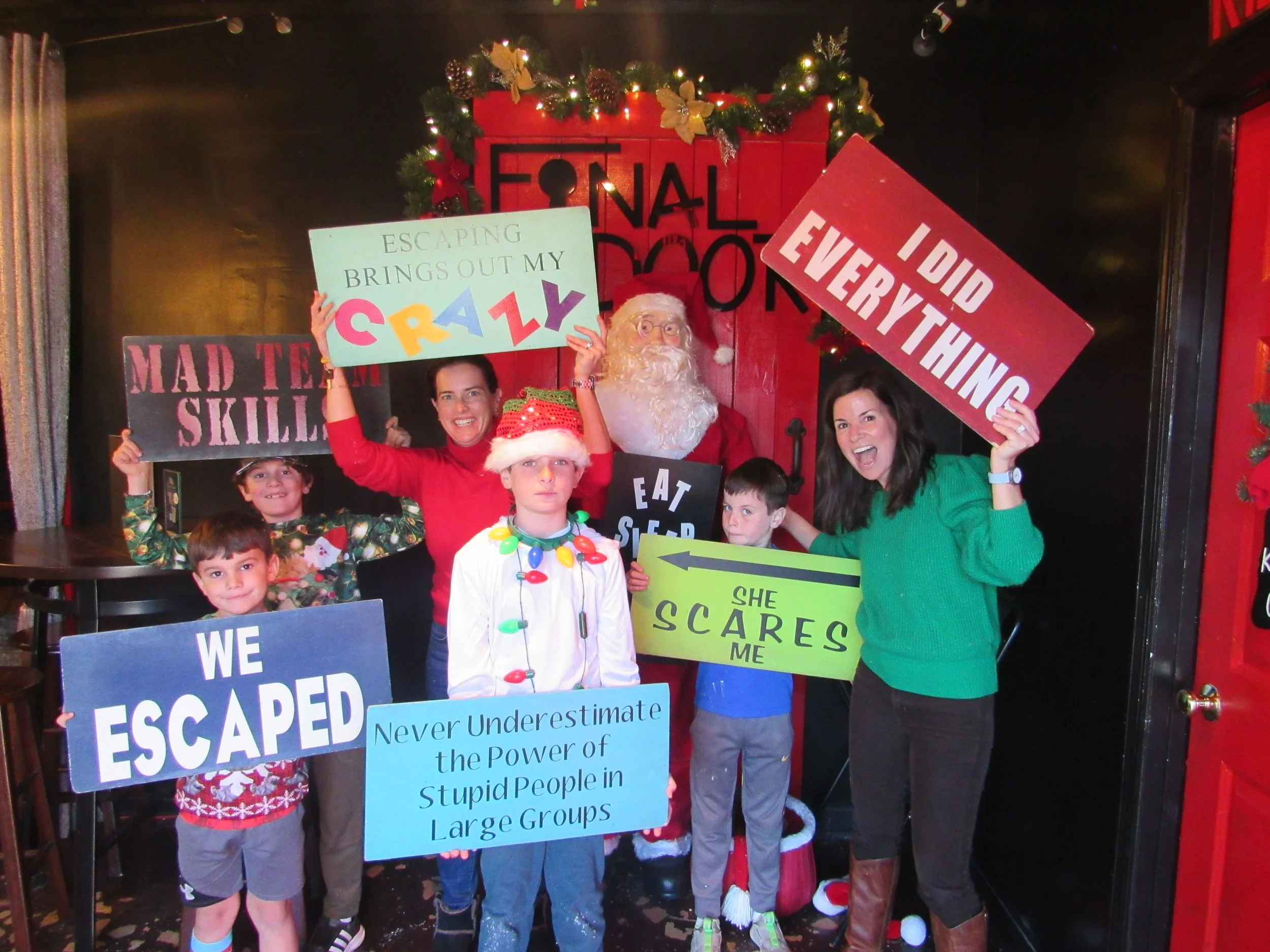 the-final-door-escape-room-columbia-sc-team-photos-12-23-22 (3).JPG
