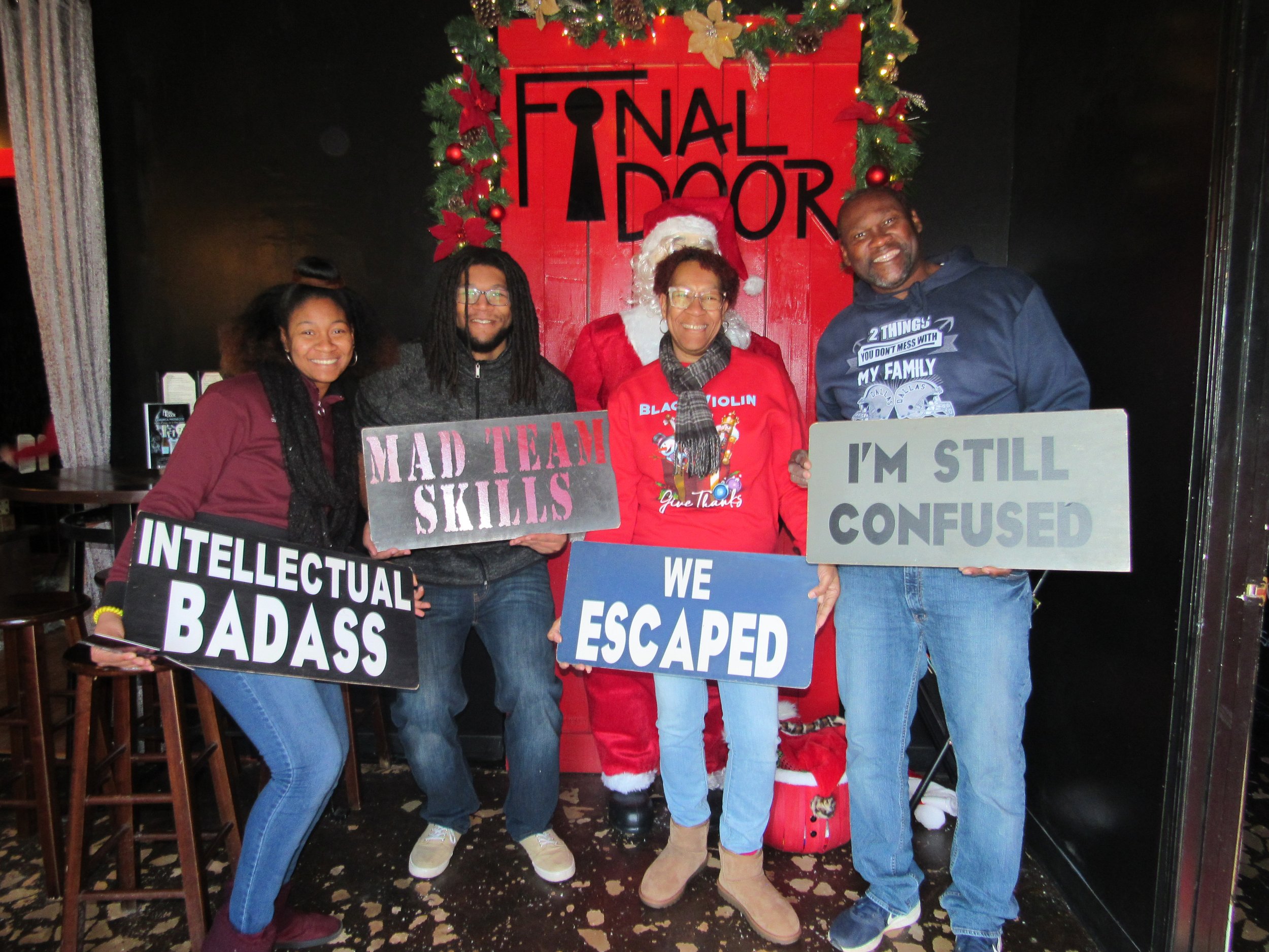 the-final-door-escape-room-columbia-sc-team-photos-12-24-22 (5).JPG