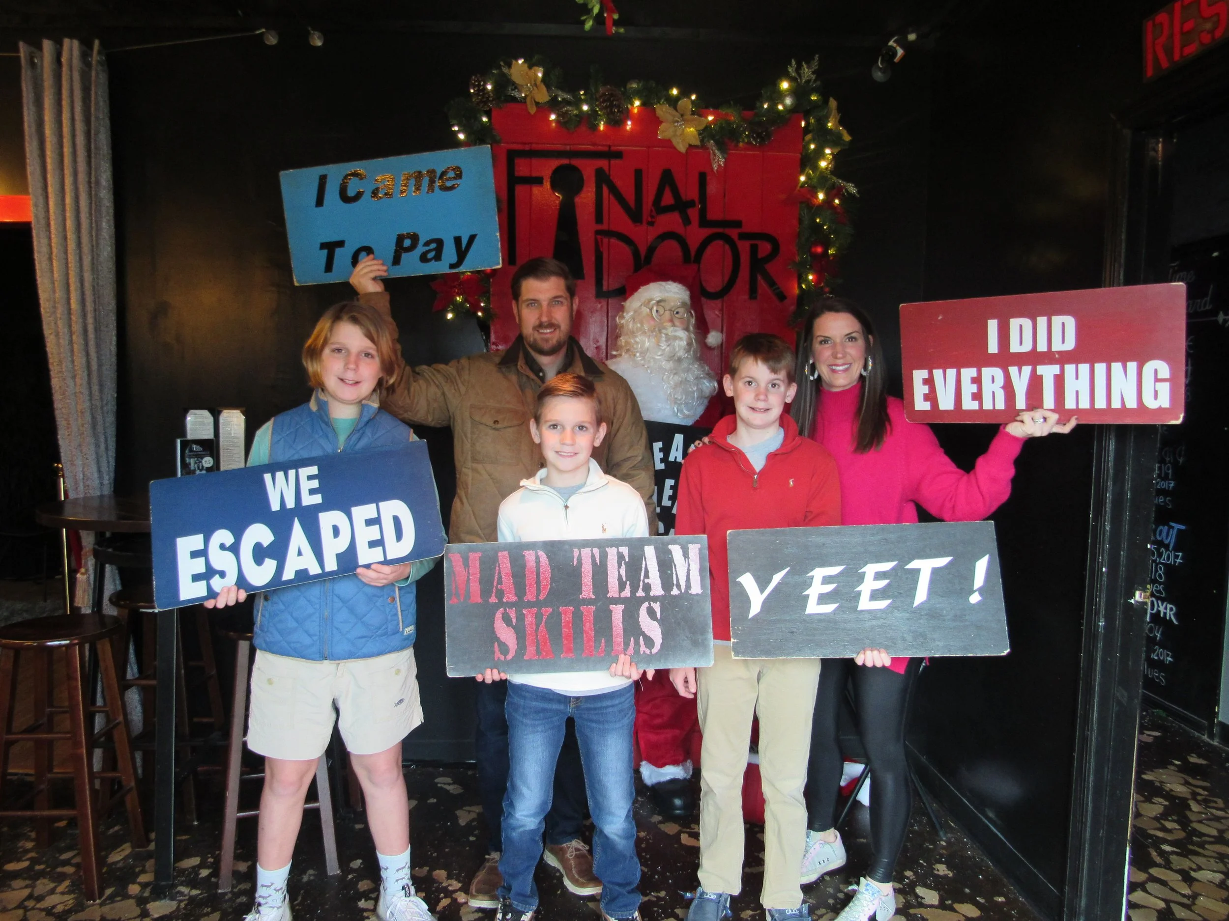 the-final-door-escape-room-columbia-sc-team-photos-12-24-22 (7).JPG
