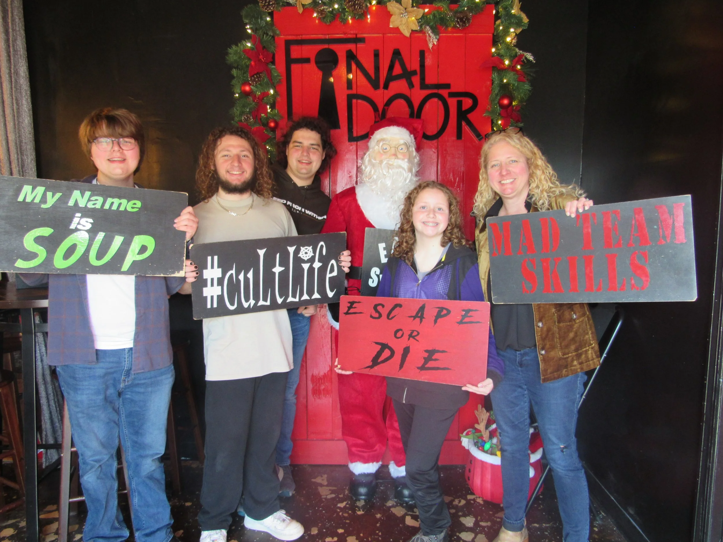 the-final-door-escape-room-columbia-sc-team-photos-01-02-23 (4).JPG