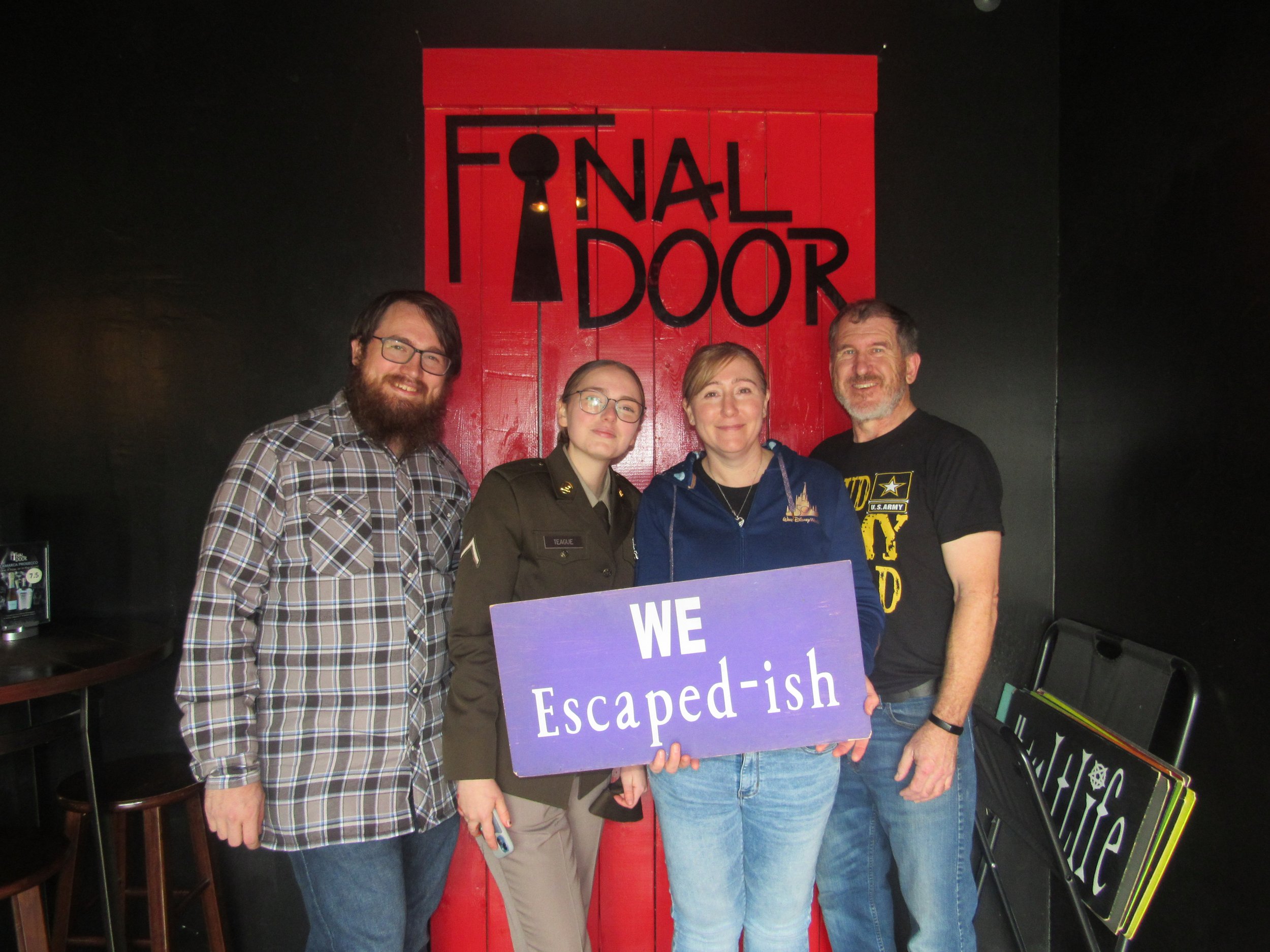 the-final-door-escape-room-columbia-sc-team-photos-01-26-23(2).JPG