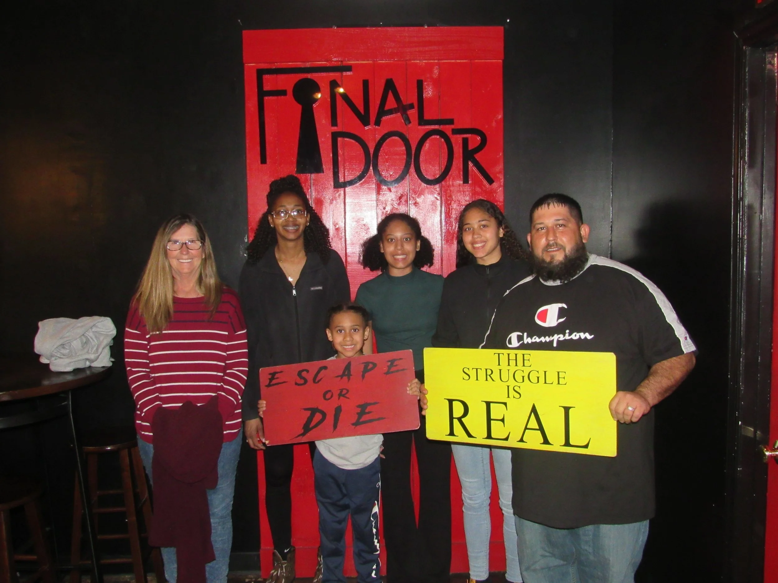 the-final-door-escape-room-columbia-sc-team-photos-02-11-23 (18).JPG