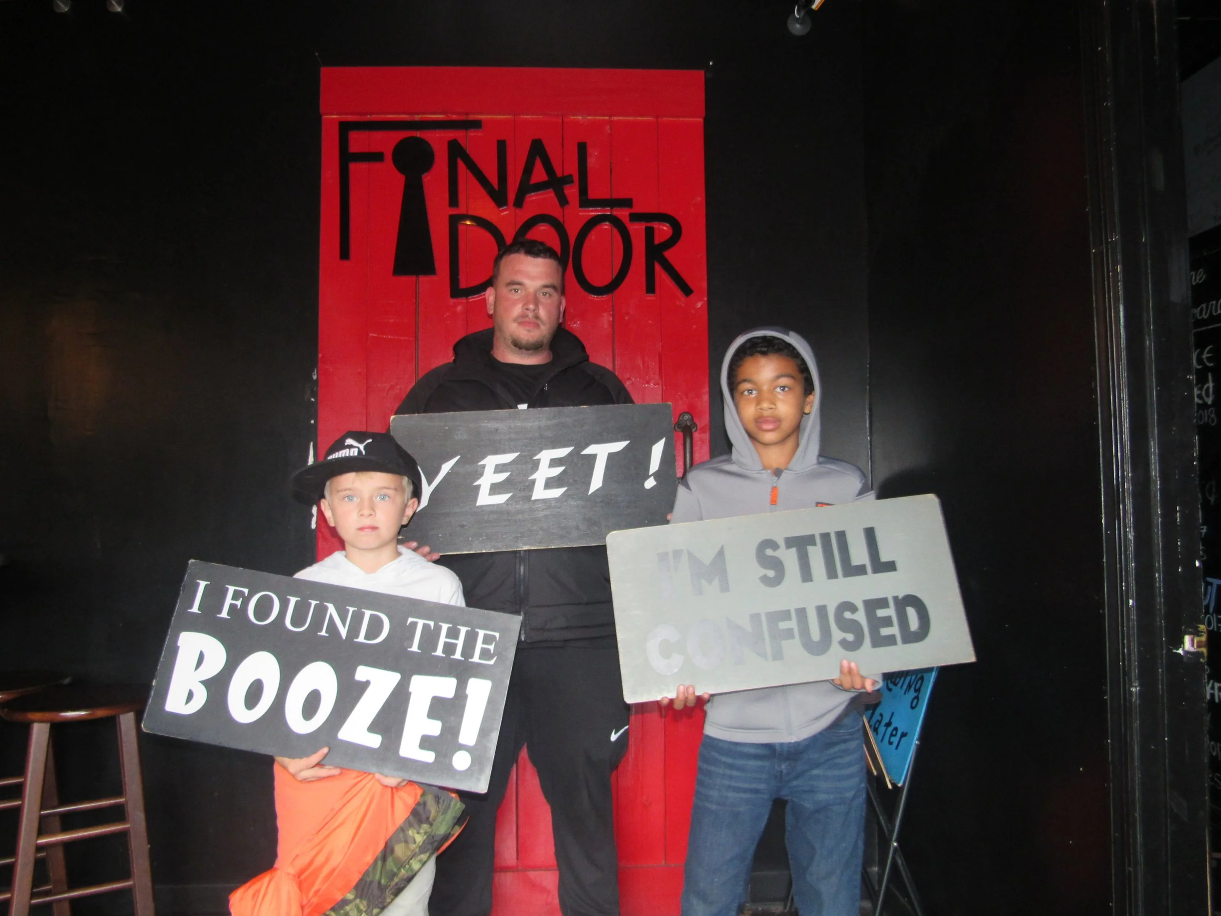 the-final-door-escape-room-columbia-sc-team-photos-03-12-23  (5).JPG