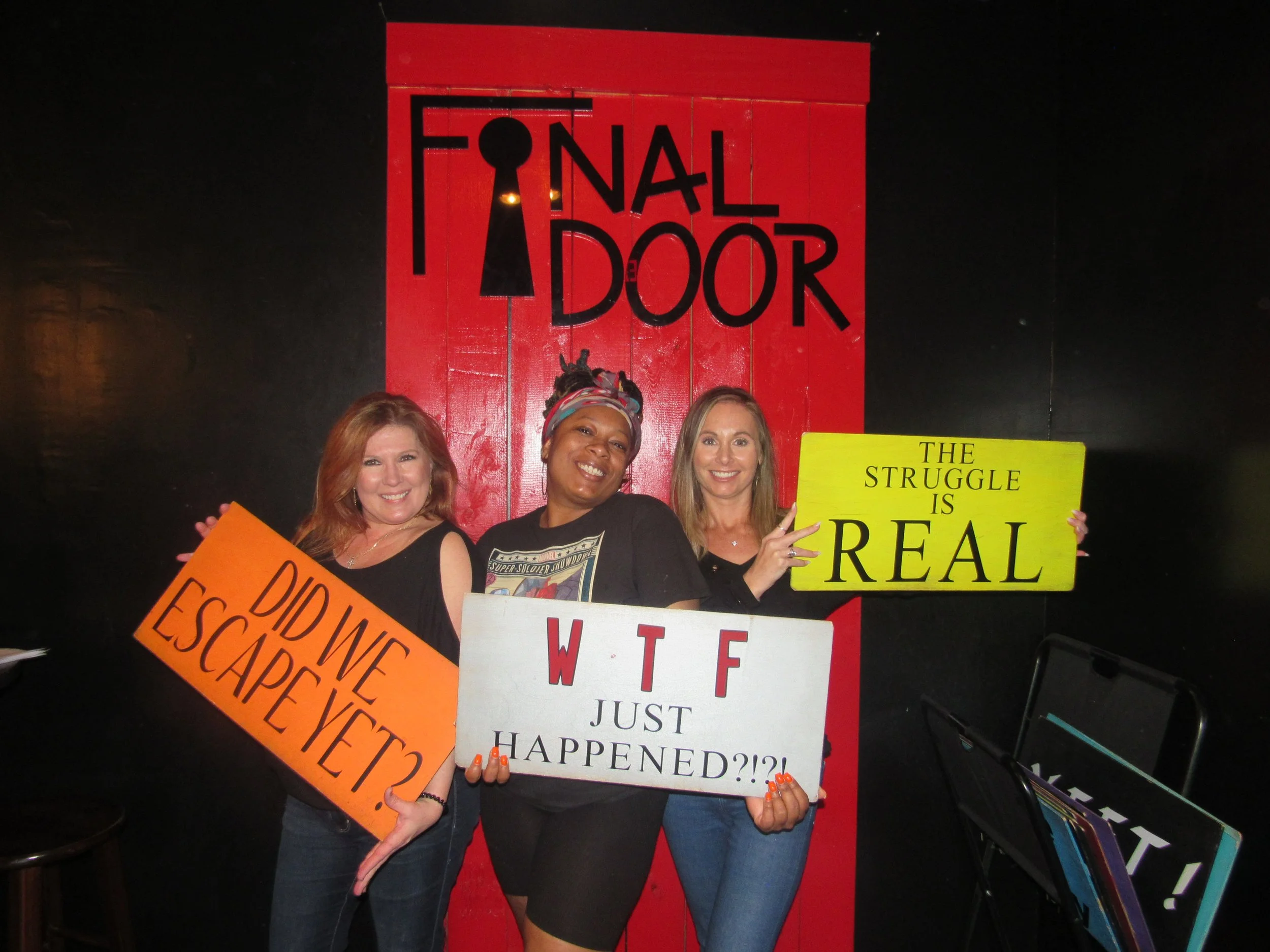the-final-door-escape-room-columbia-sc-team-photos-03-24-23 (5).JPG