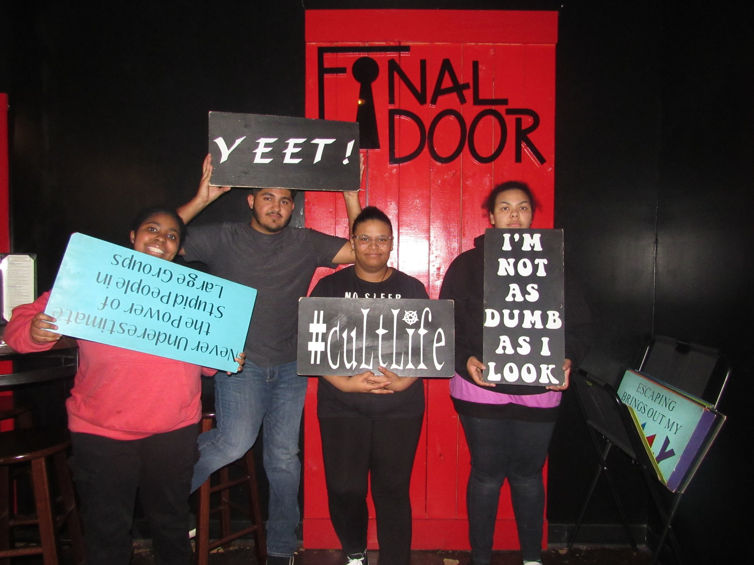 the-final-door-escape-room-columbia-sc-team-photos-03-27-23 (3).JPG