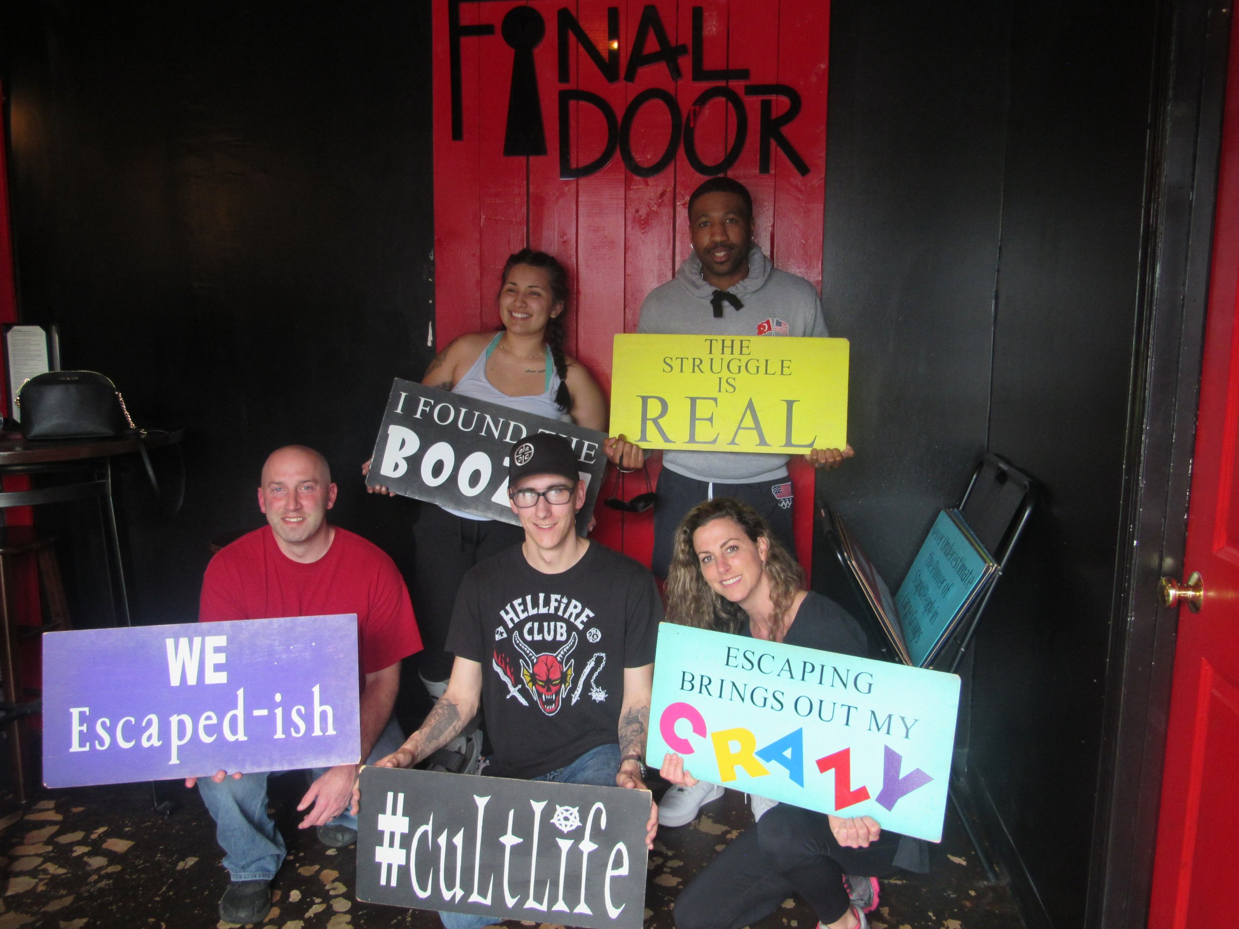 the-final-door-escape-room-columbia-sc-team-photos-03-27-23 (8).JPG
