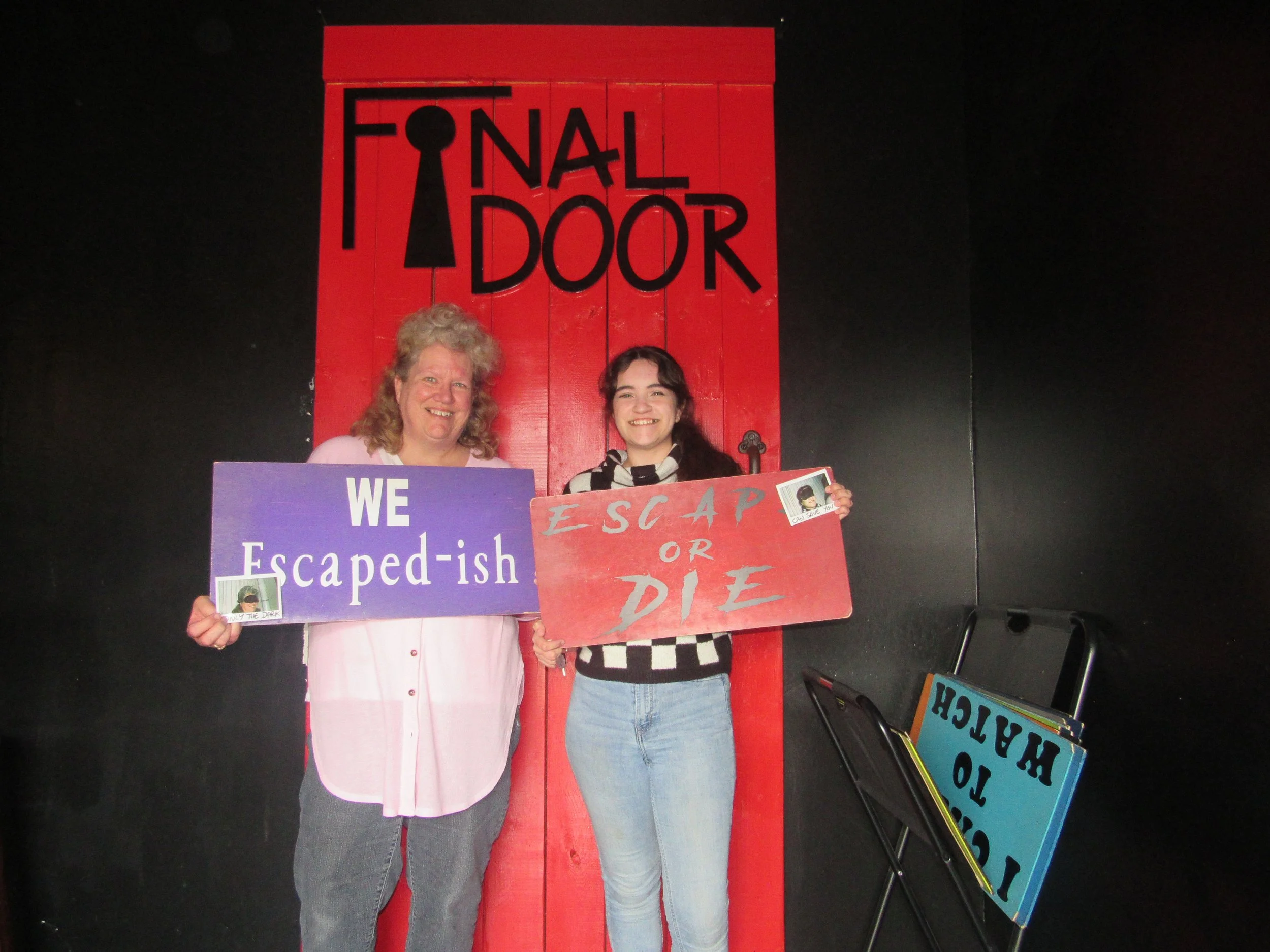 the-final-door-escape-room-columbia-sc-team-photos-03-28-23 (1).JPG