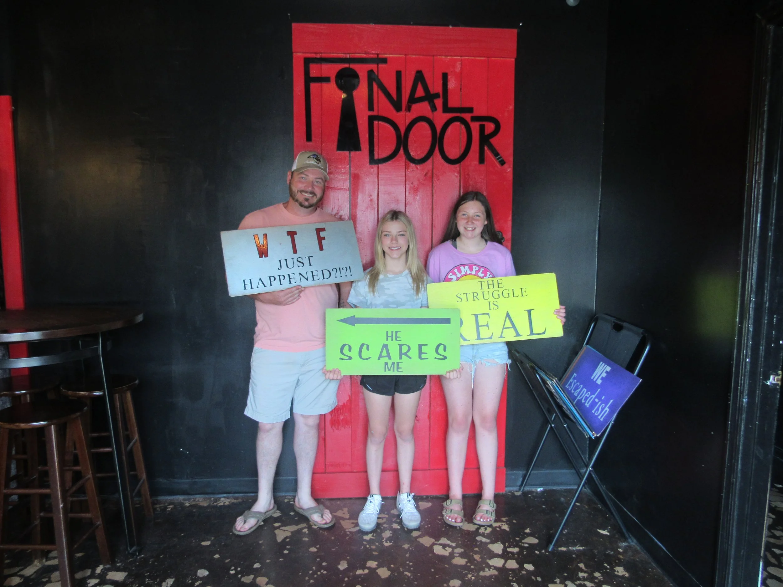 the-final-door-escape-room-columbia-sc-team-photos-04-05-23 (1).JPG