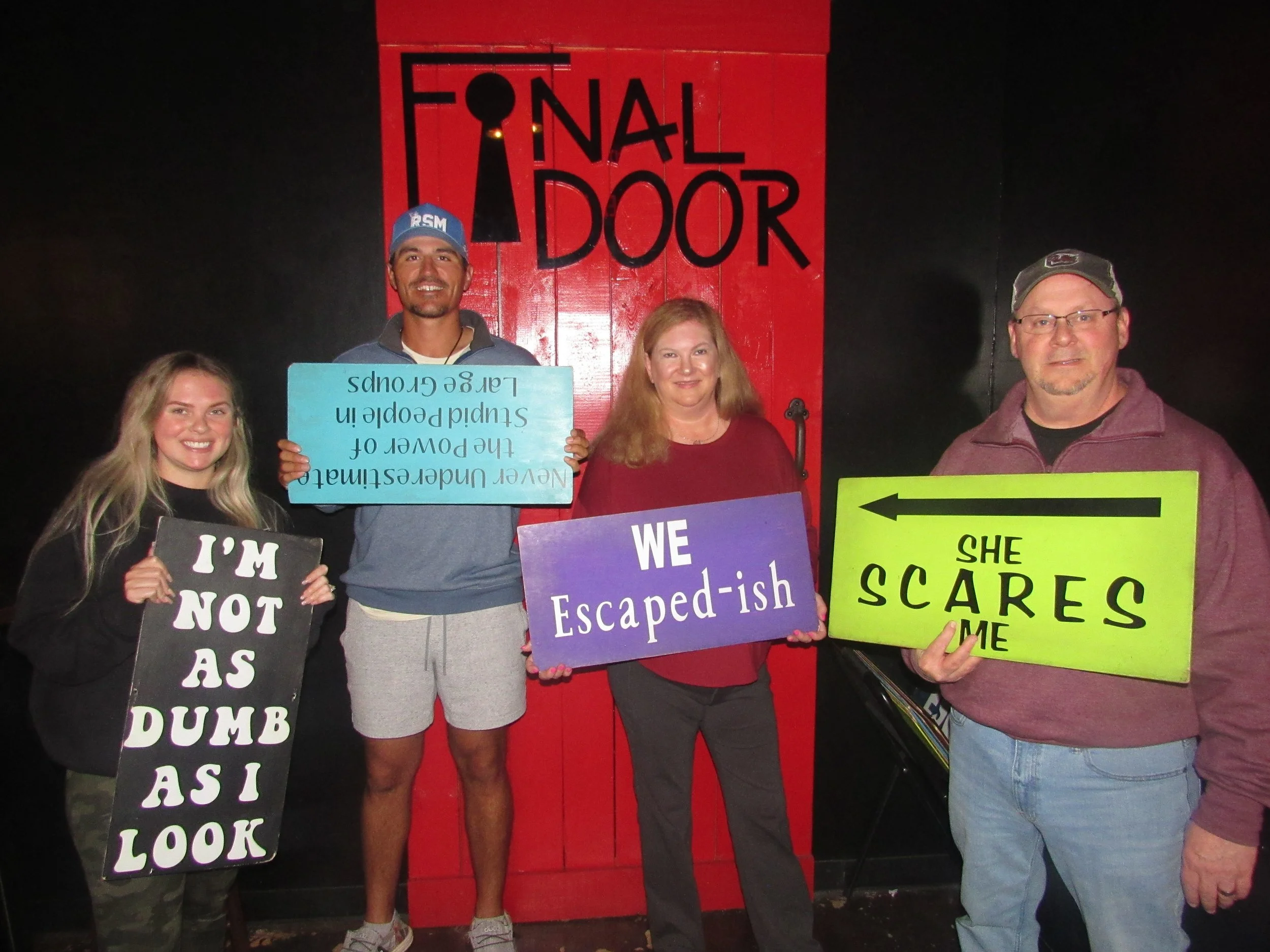 the-final-door-escape-room-columbia-sc-team-photos-04-08-23 (10).JPG