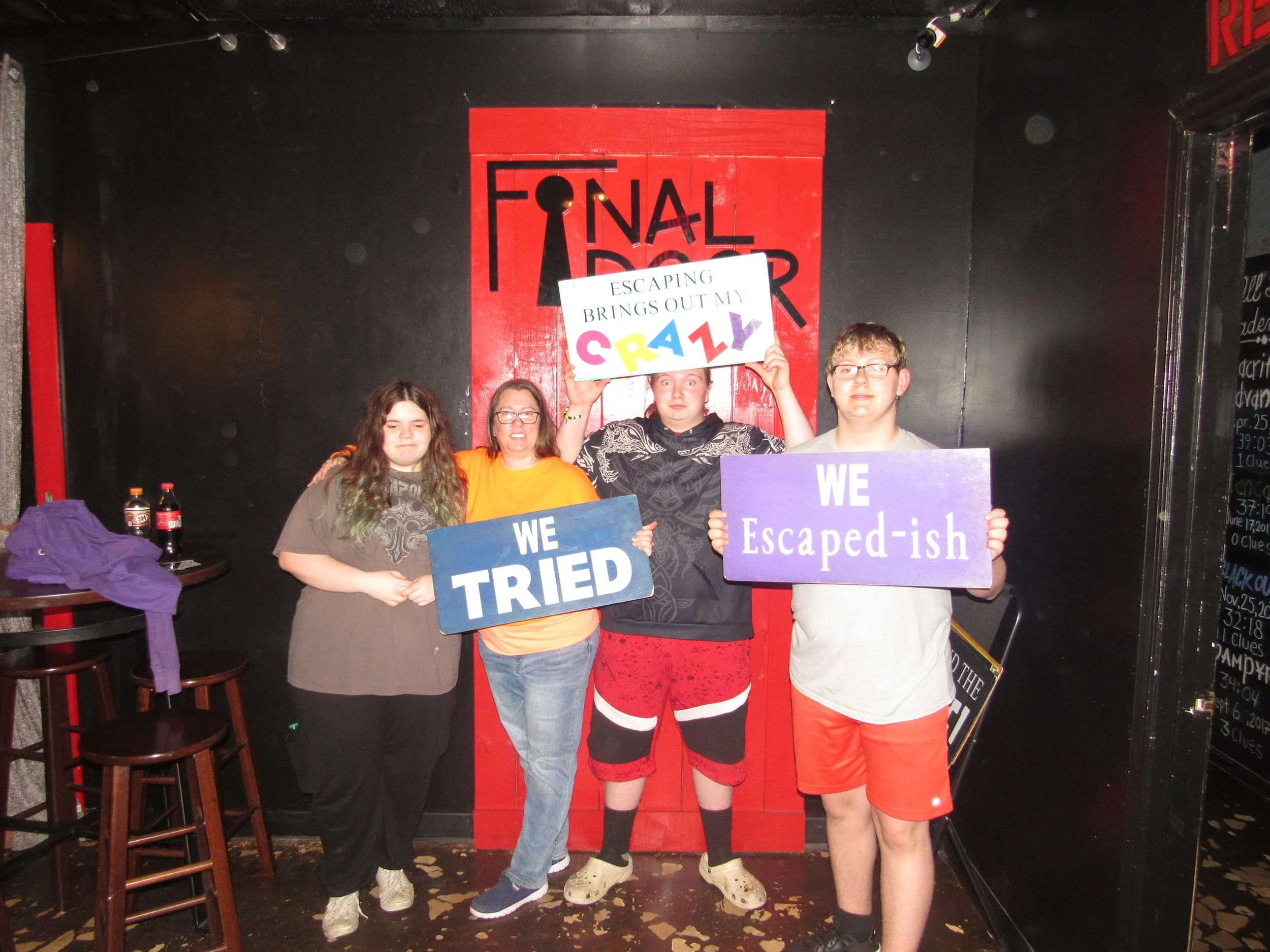 the-final-door-escape-room-columbia-sc-team-photos-04-09-23 (5).JPG
