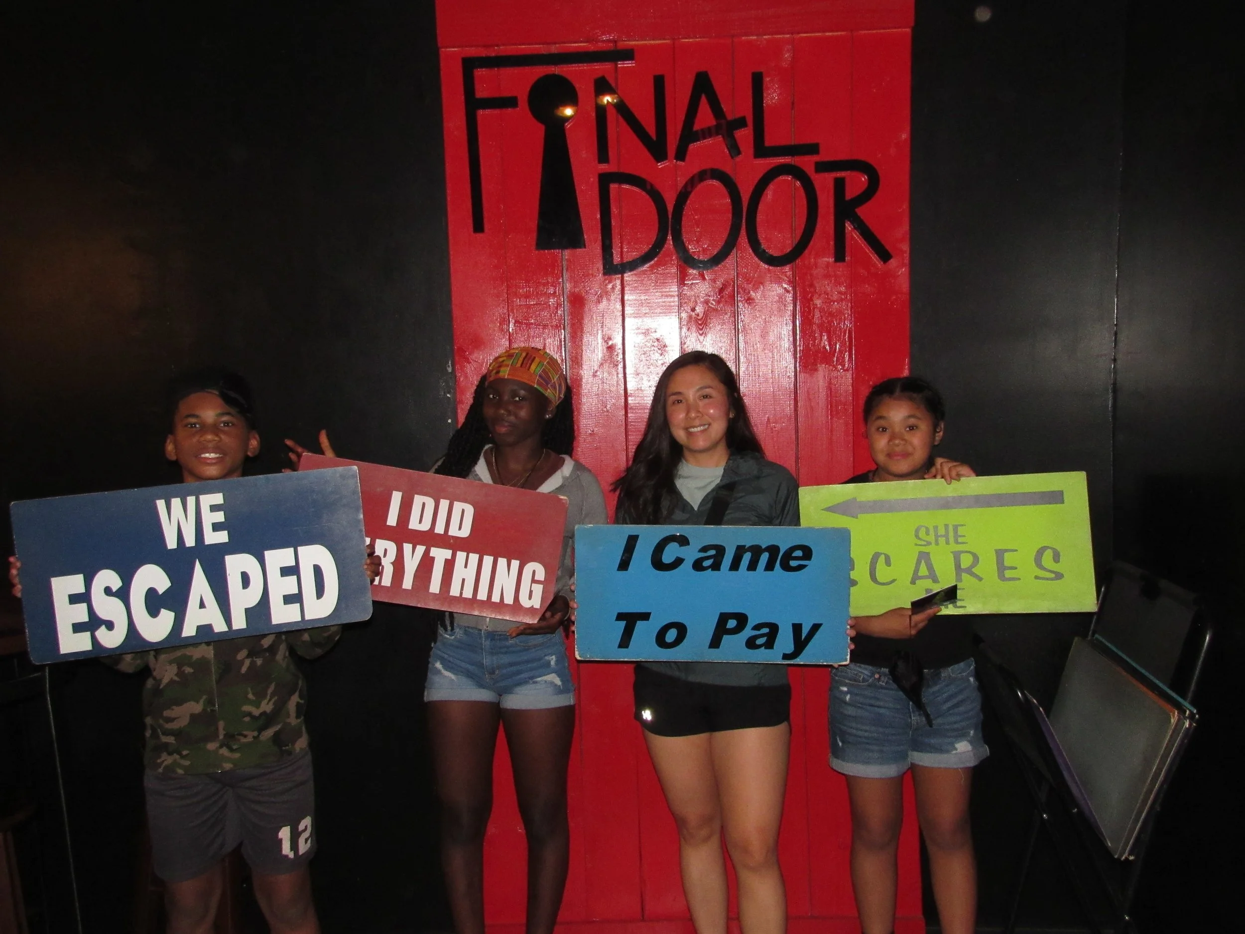the-final-door-escape-room-columbia-sc-team-photos-04-12-23 (18).JPG