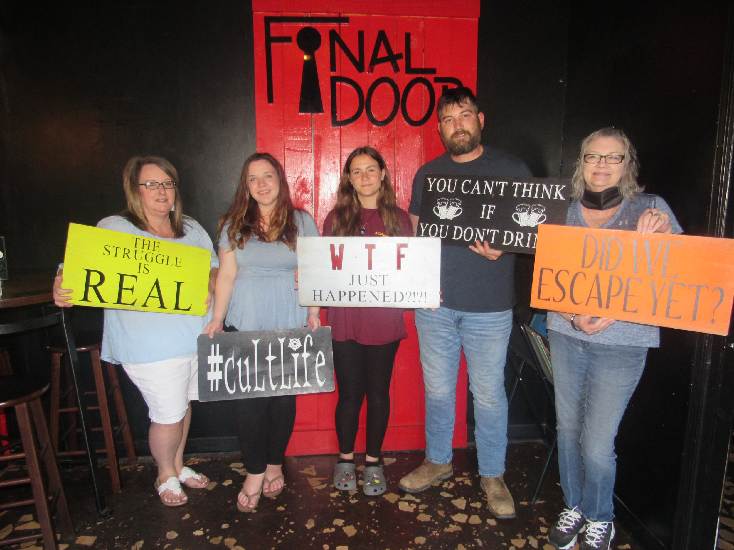 the-final-door-escape-room-columbia-sc-team-photos-04-22-23 (19).JPG
