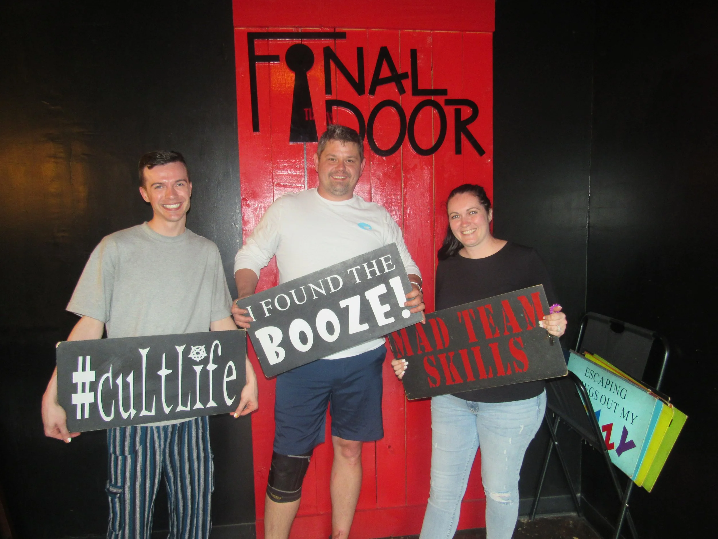 the-final-door-escape-room-columbia-sc-team-photos-05-05-23 (5).JPG