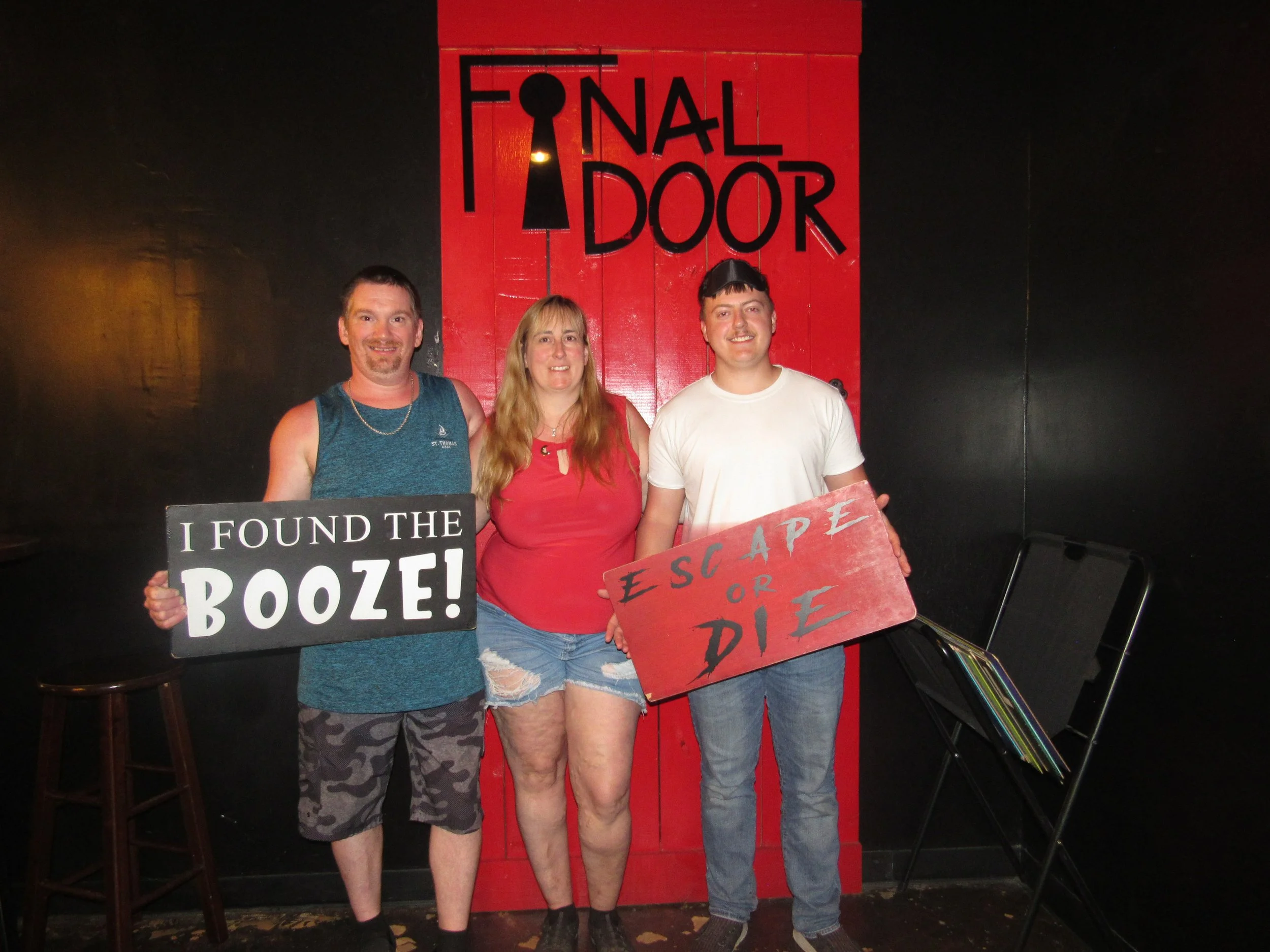 the-final-door-escape-room-columbia-sc-team-photos-05-13-23 (12).JPG