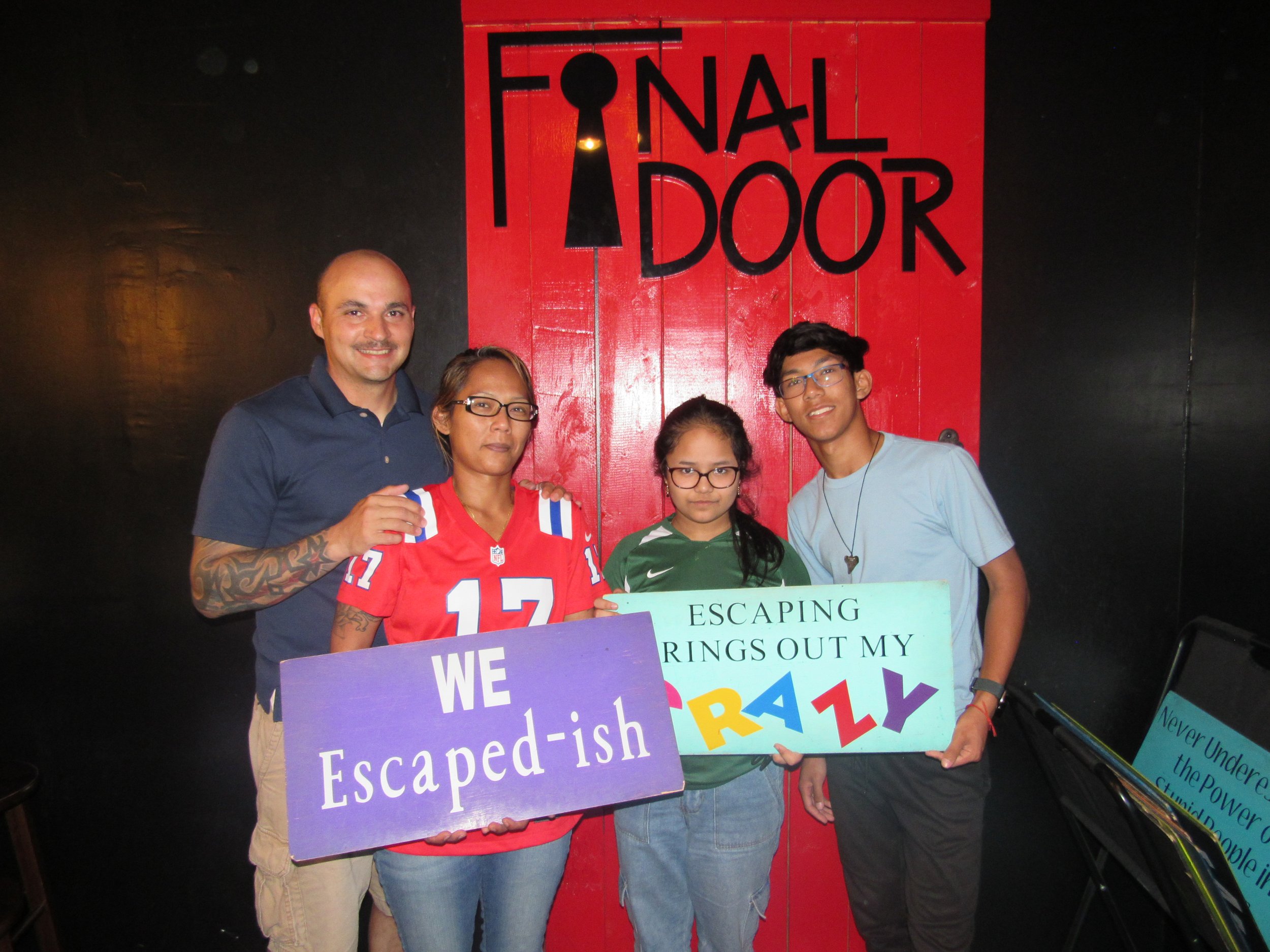 the-final-door-escape-room-columbia-sc-team-photos-05-14-23 (11).JPG