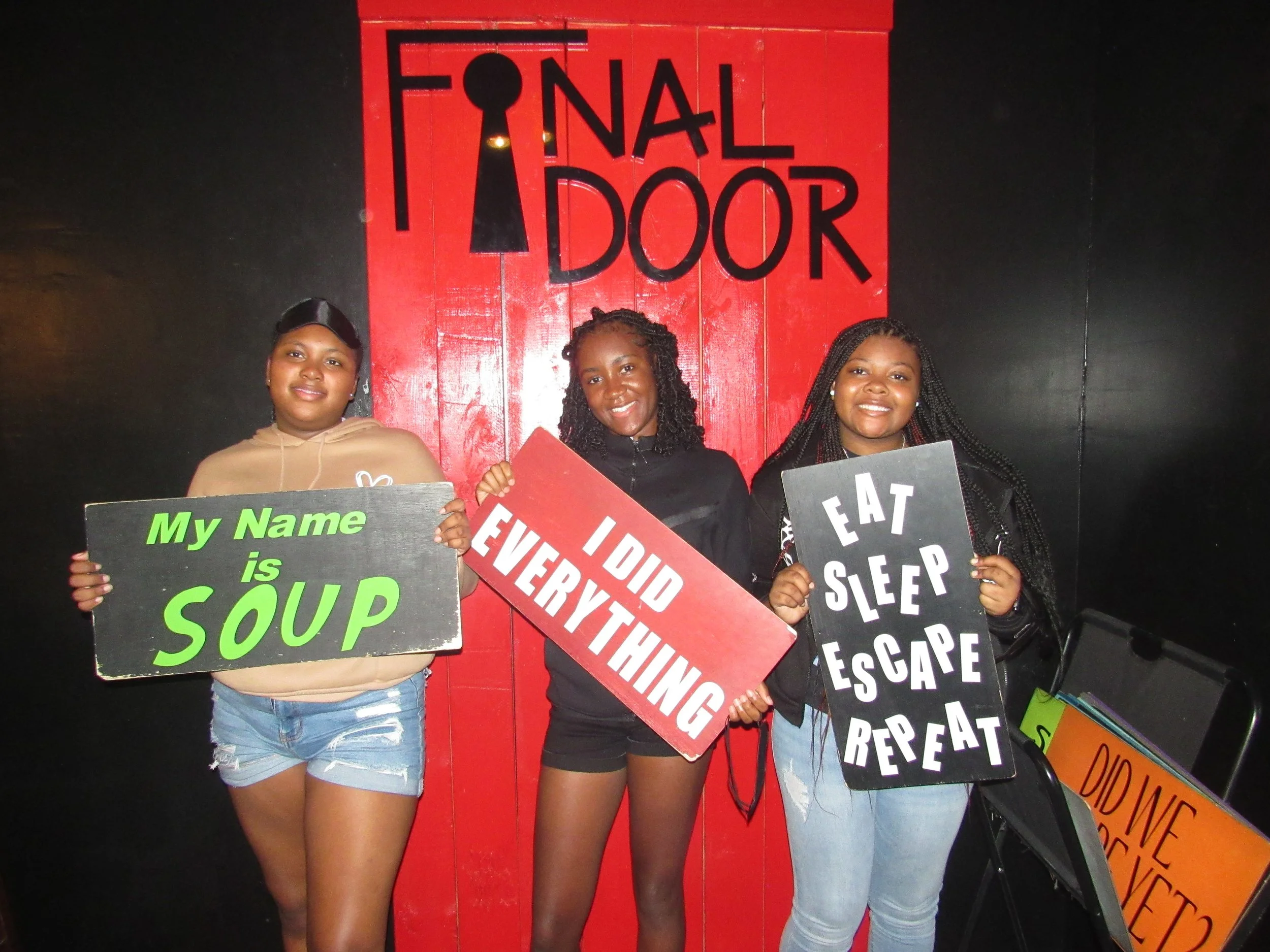 the-final-door-escape-room-columbia-sc-team-photos-05-20-23 (23).JPG