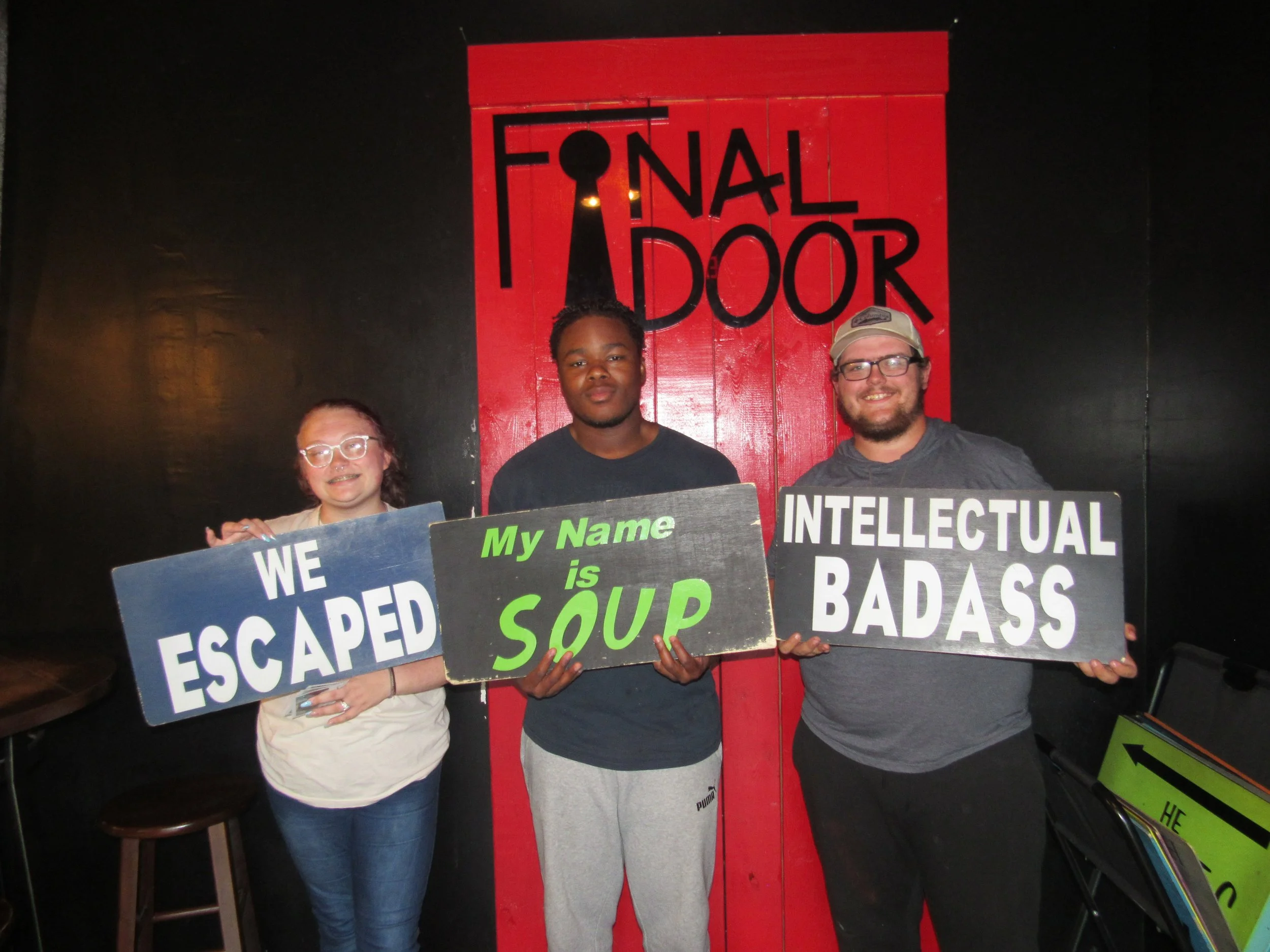 the-final-door-escape-room-columbia-sc-team-photos-06-14-23 (3).JPG