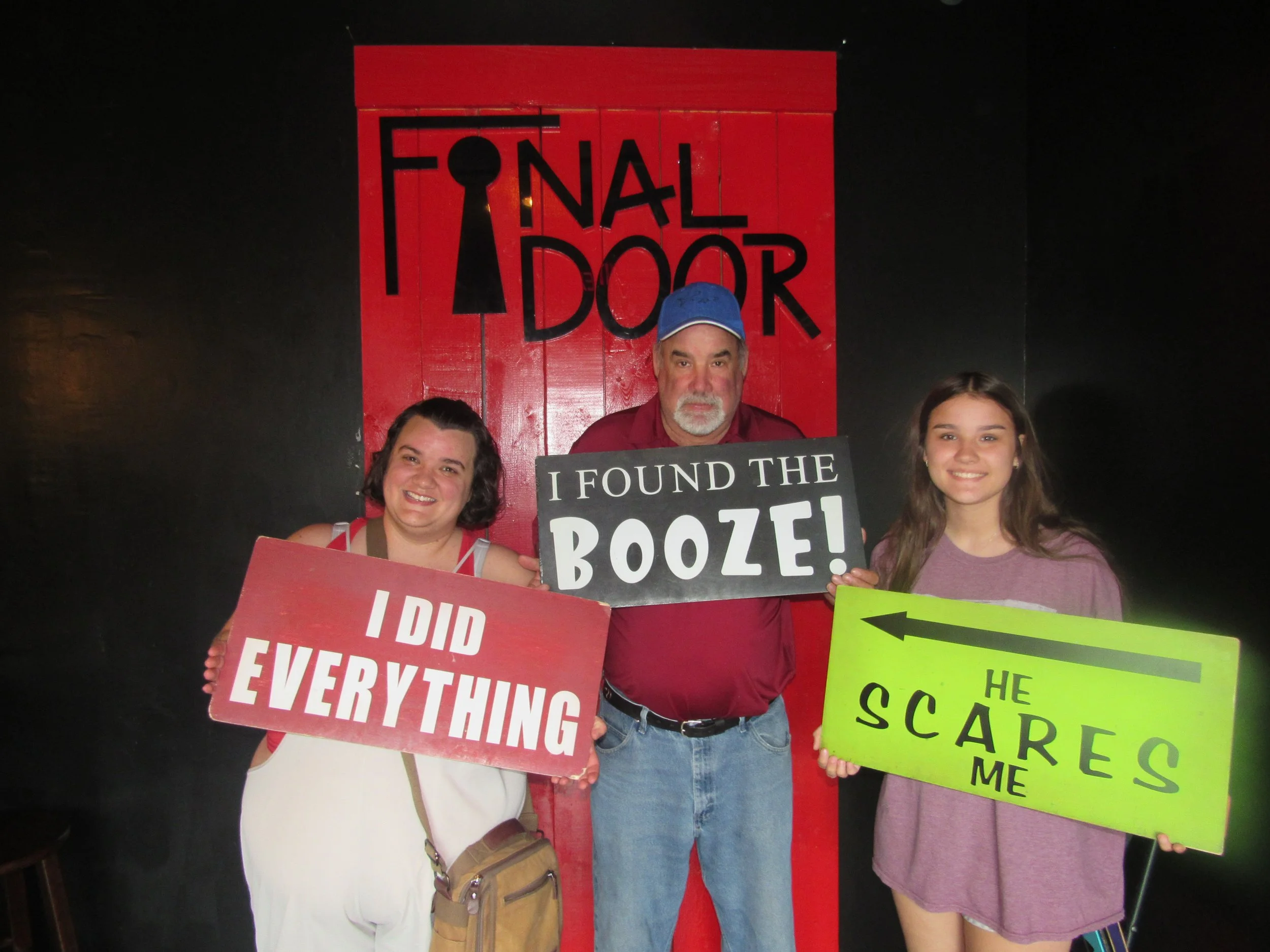 the-final-door-escape-room-columbia-sc-team-photos-06-19-23 (4).JPG