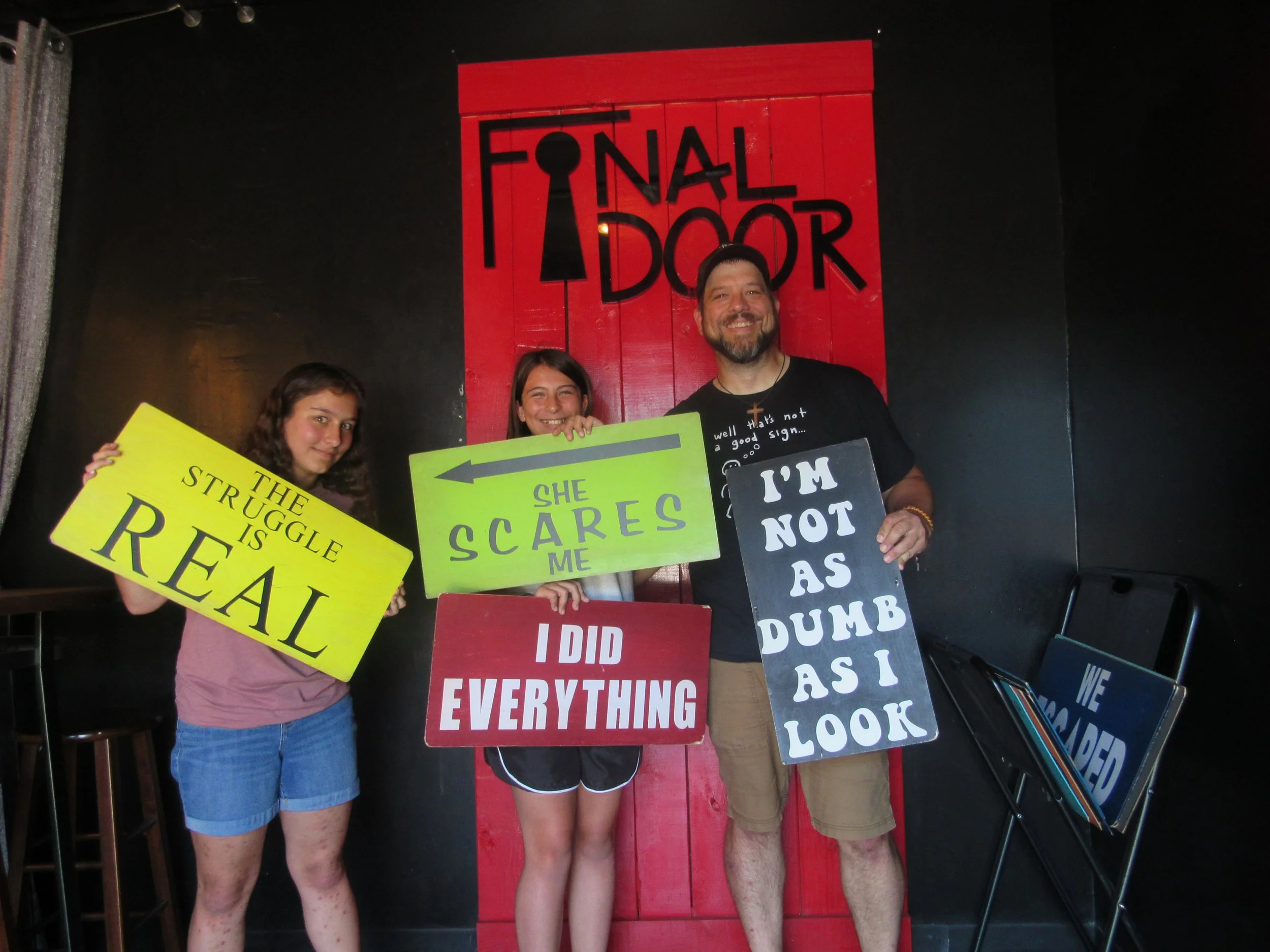 the-final-door-escape-room-columbia-sc-team-photos-06-26-23 (3).JPG