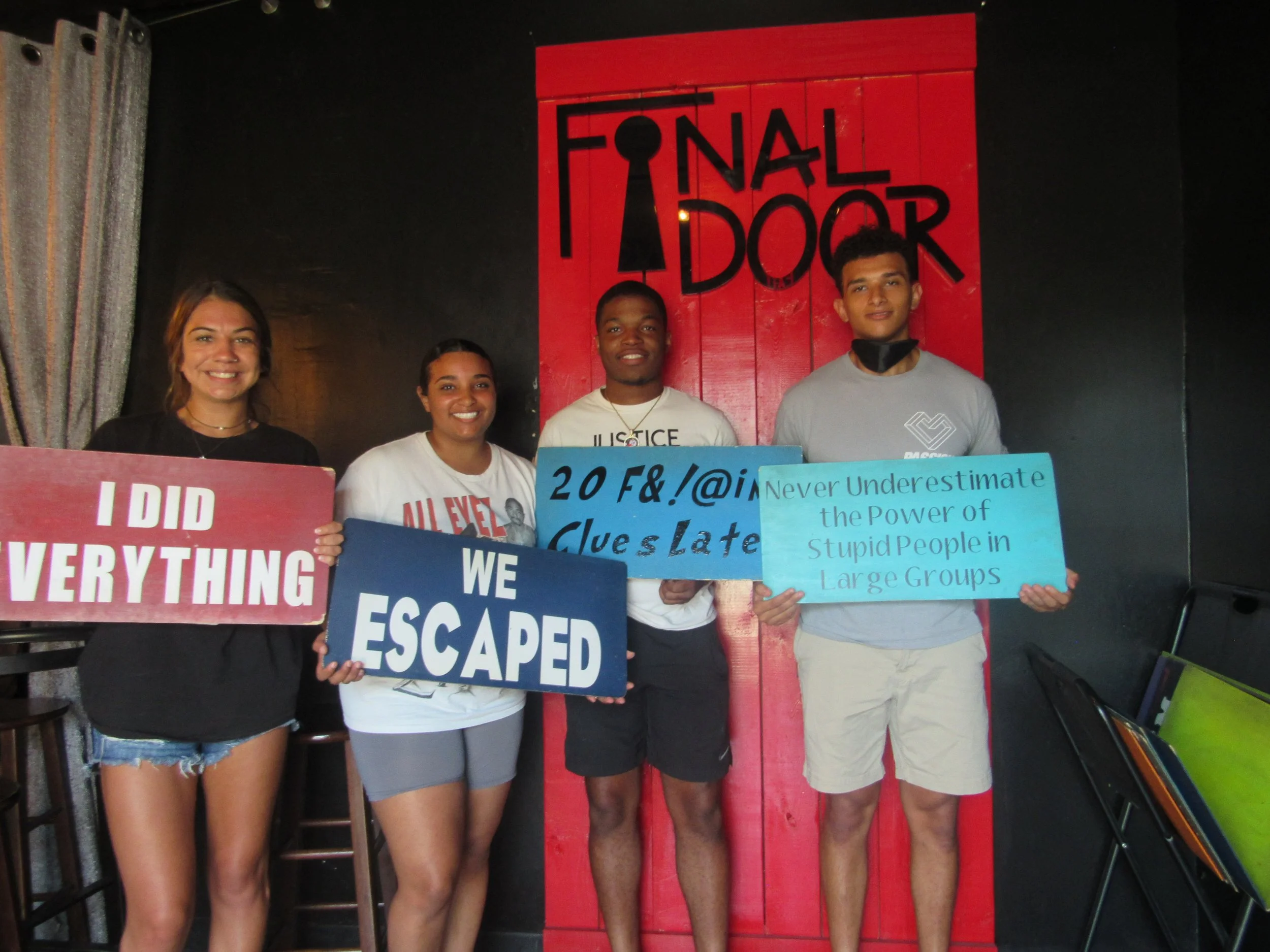the-final-door-escape-room-columbia-sc-team-photos-07-04-23 (5).JPG