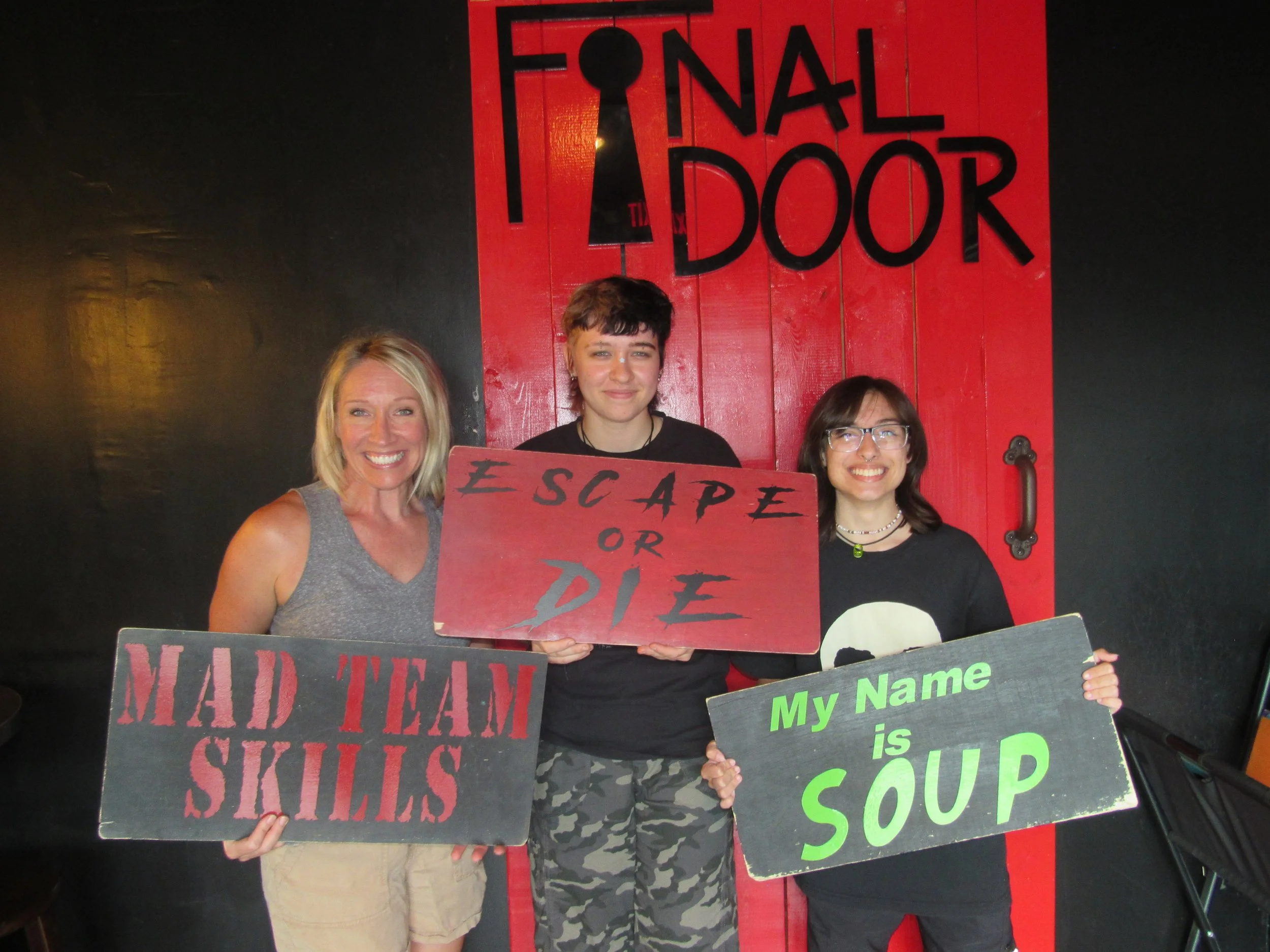 the-final-door-escape-room-columbia-sc-team-photos-07-10-23 (4).JPG