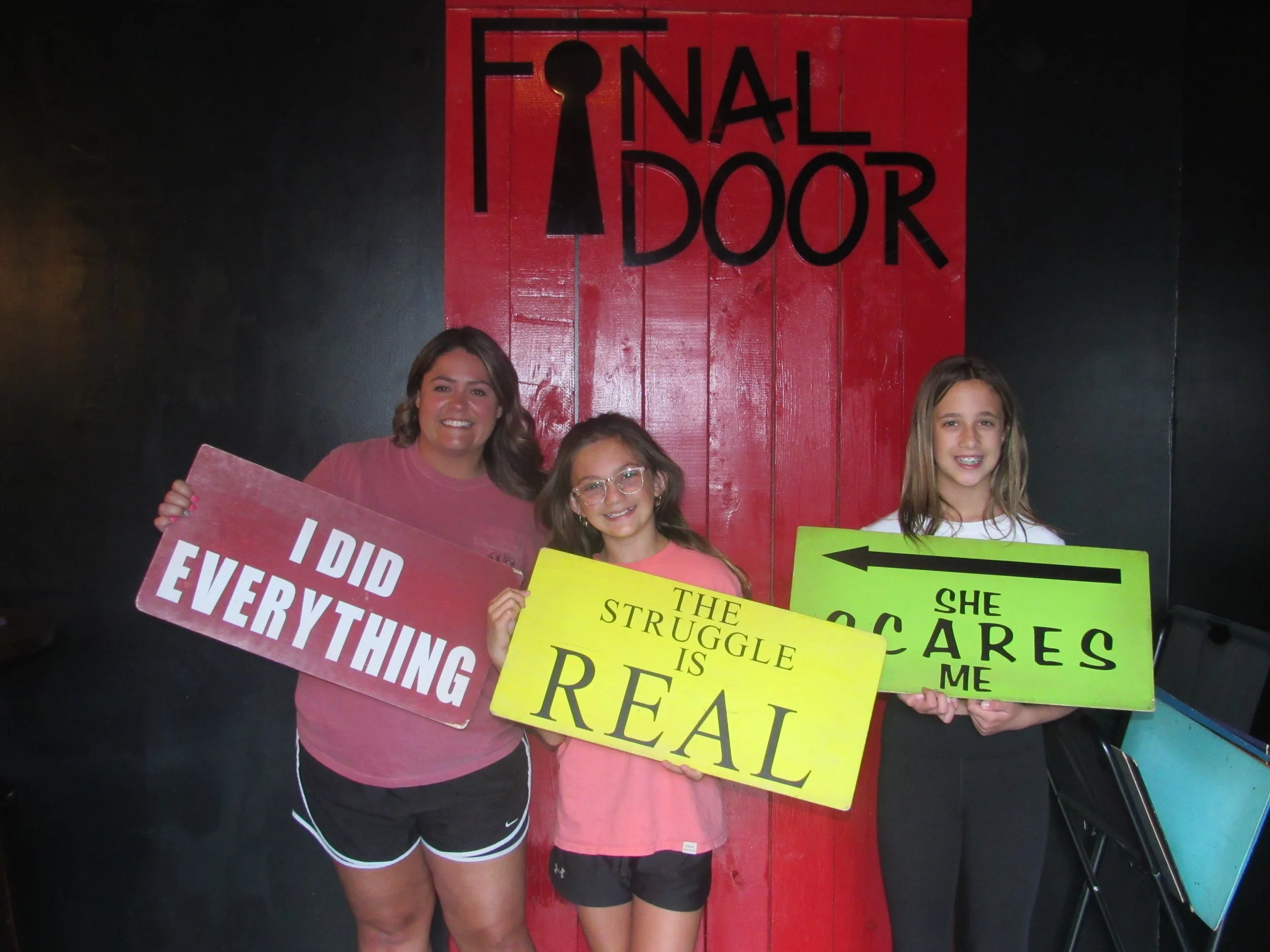 the-final-door-escape-room-columbia-sc-team-photos-07-11-23 (1).JPG