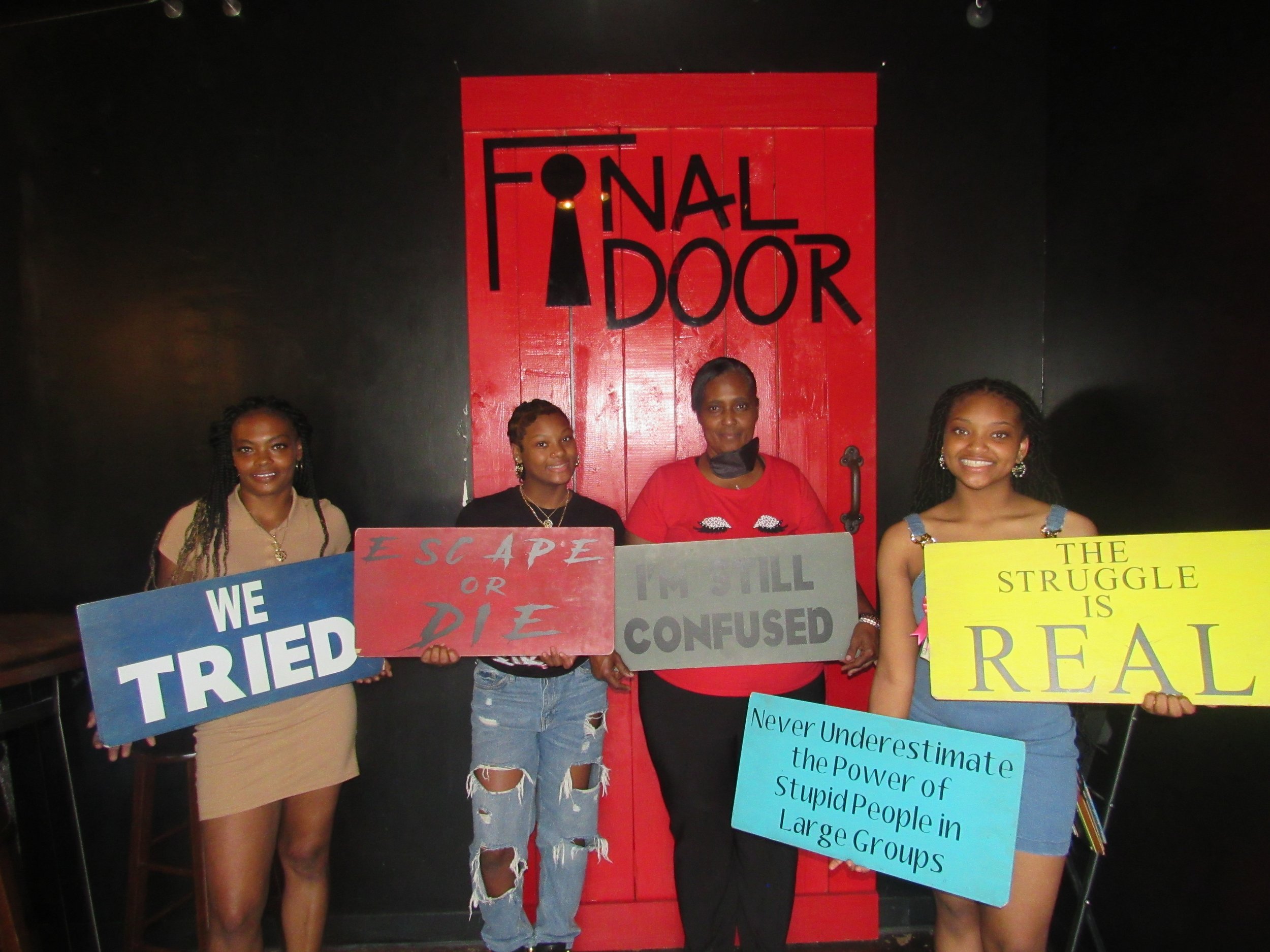 the-final-door-escape-room-columbia-sc-team-photos-07-25-23 (4).JPG