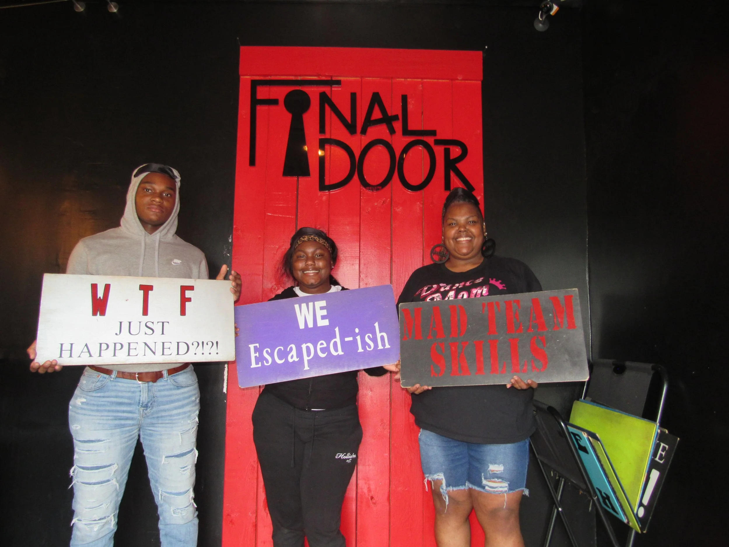 the-final-door-escape-room-columbia-sc-team-photos-07-30-23 (10).JPG