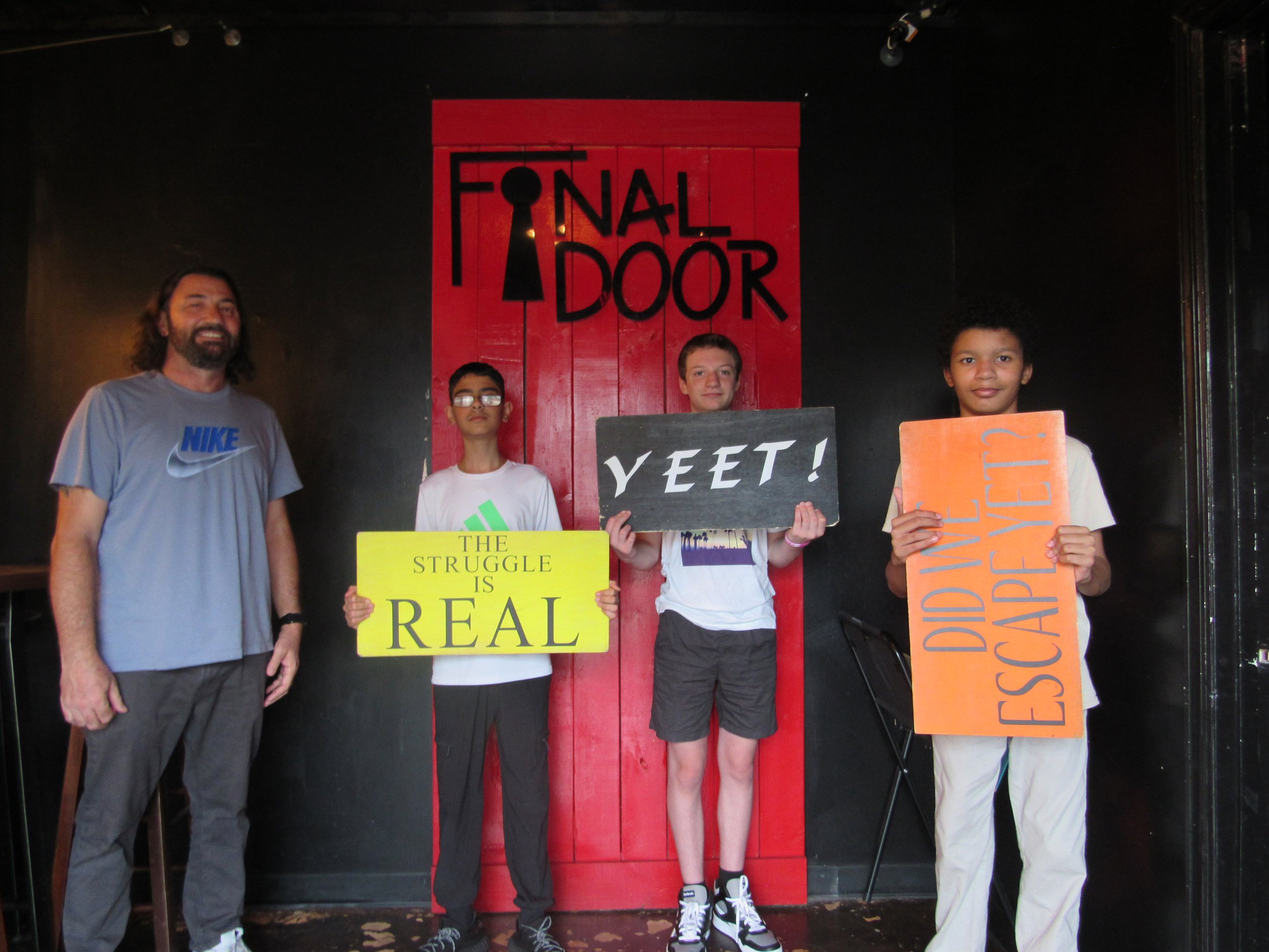 the-final-door-escape-room-columbia-sc-team-photos-08-04-23 (3).JPG