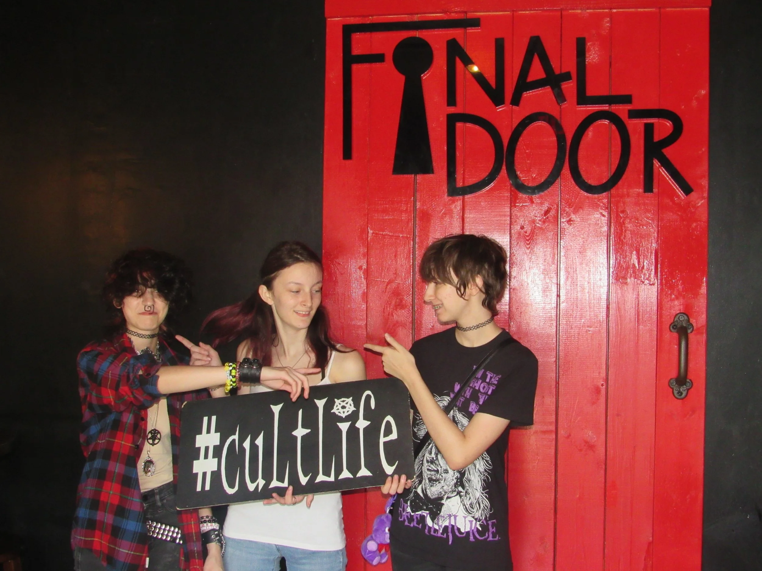 the-final-door-escape-room-columbia-sc-team-photos-08-08-23 (1).JPG