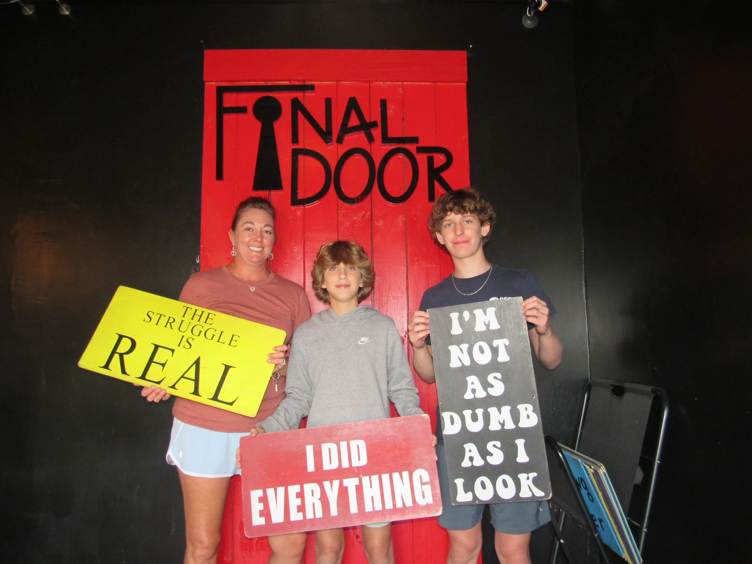 the-final-door-escape-room-columbia-sc-team-photos-08-29-23 (5).JPG