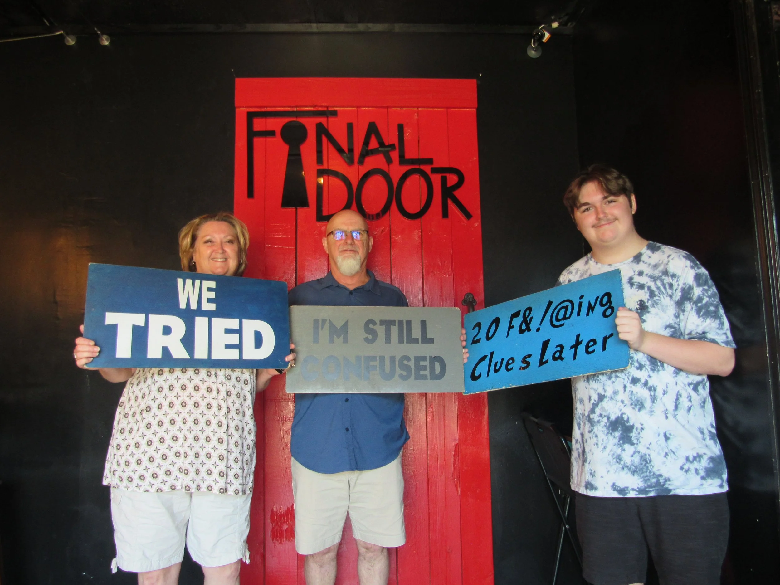 the-final-door-escape-room-columbia-sc-team-photos-09-03-23 (1).JPG