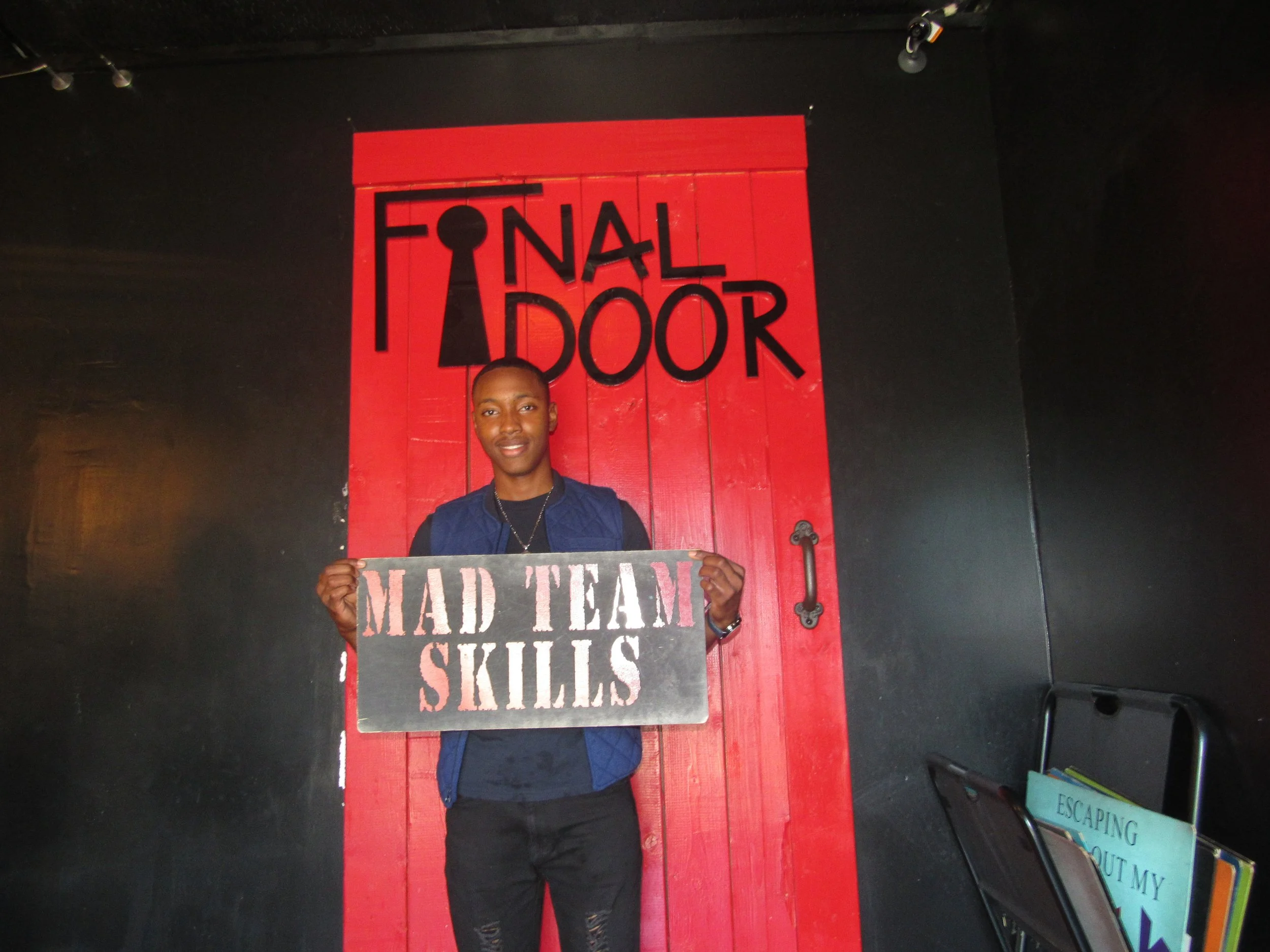 the-final-door-escape-room-columbia-sc-team-photos-09-04-23 (5).JPG