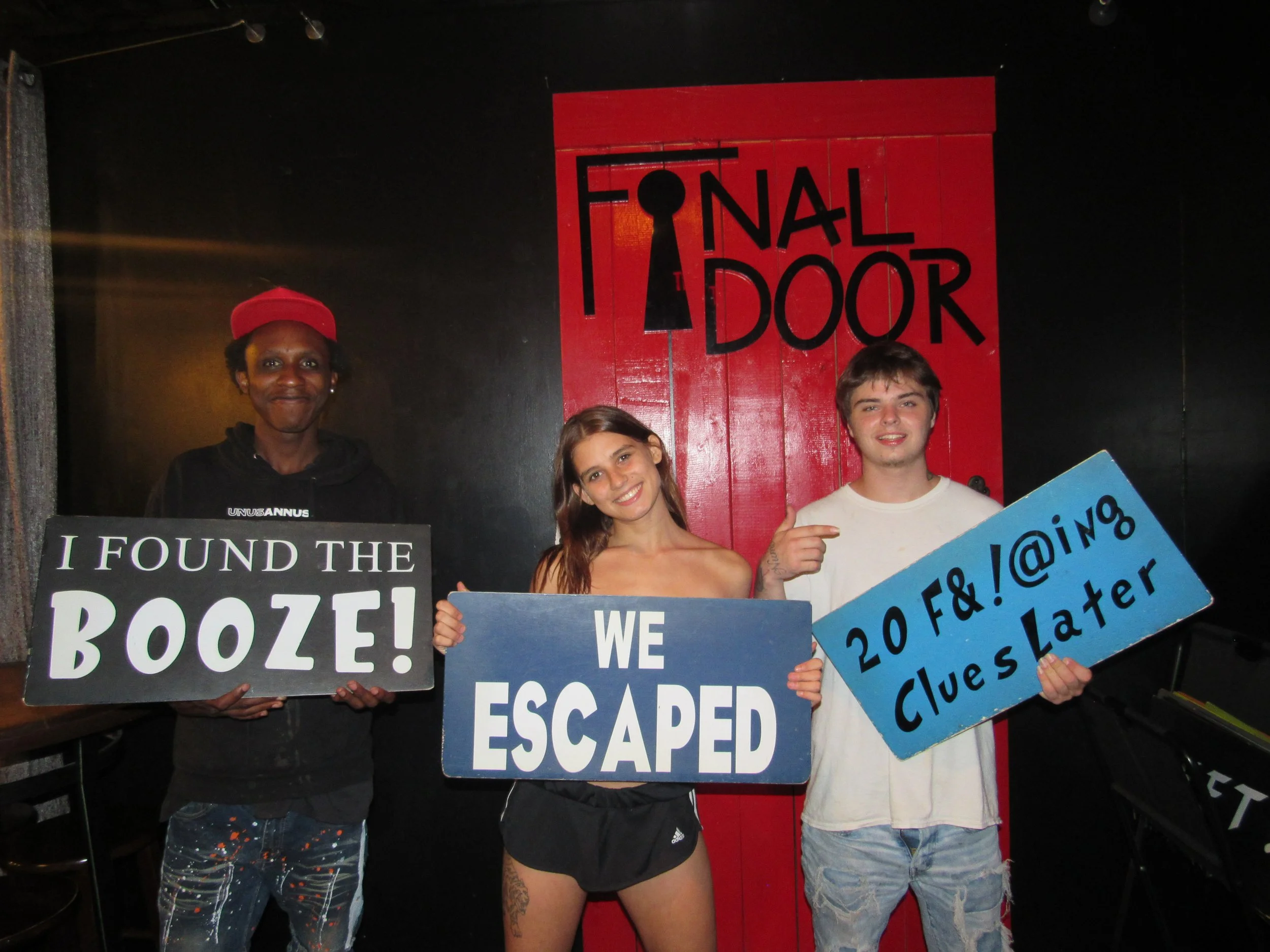 the-final-door-escape-room-columbia-sc-team-photos-09-04-23 (11).JPG