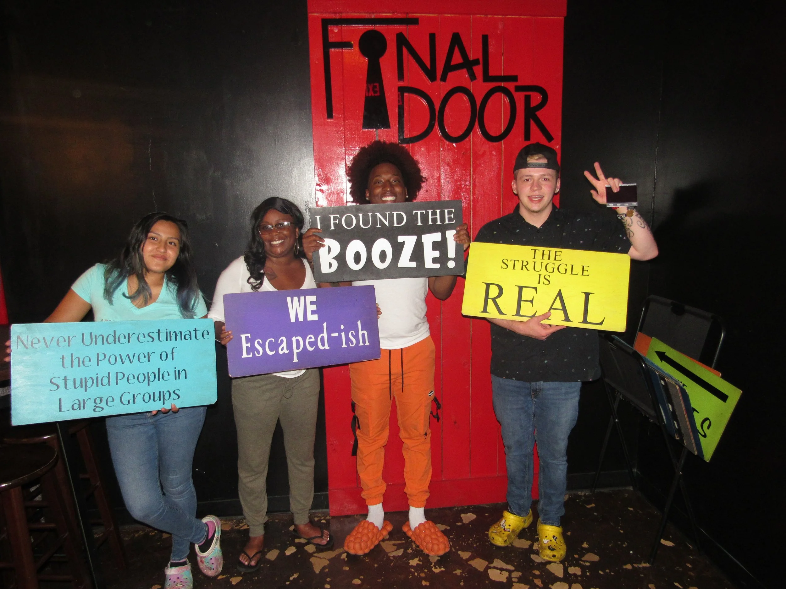 the-final-door-escape-room-columbia-sc-team-photos-09-04-23 (12).JPG