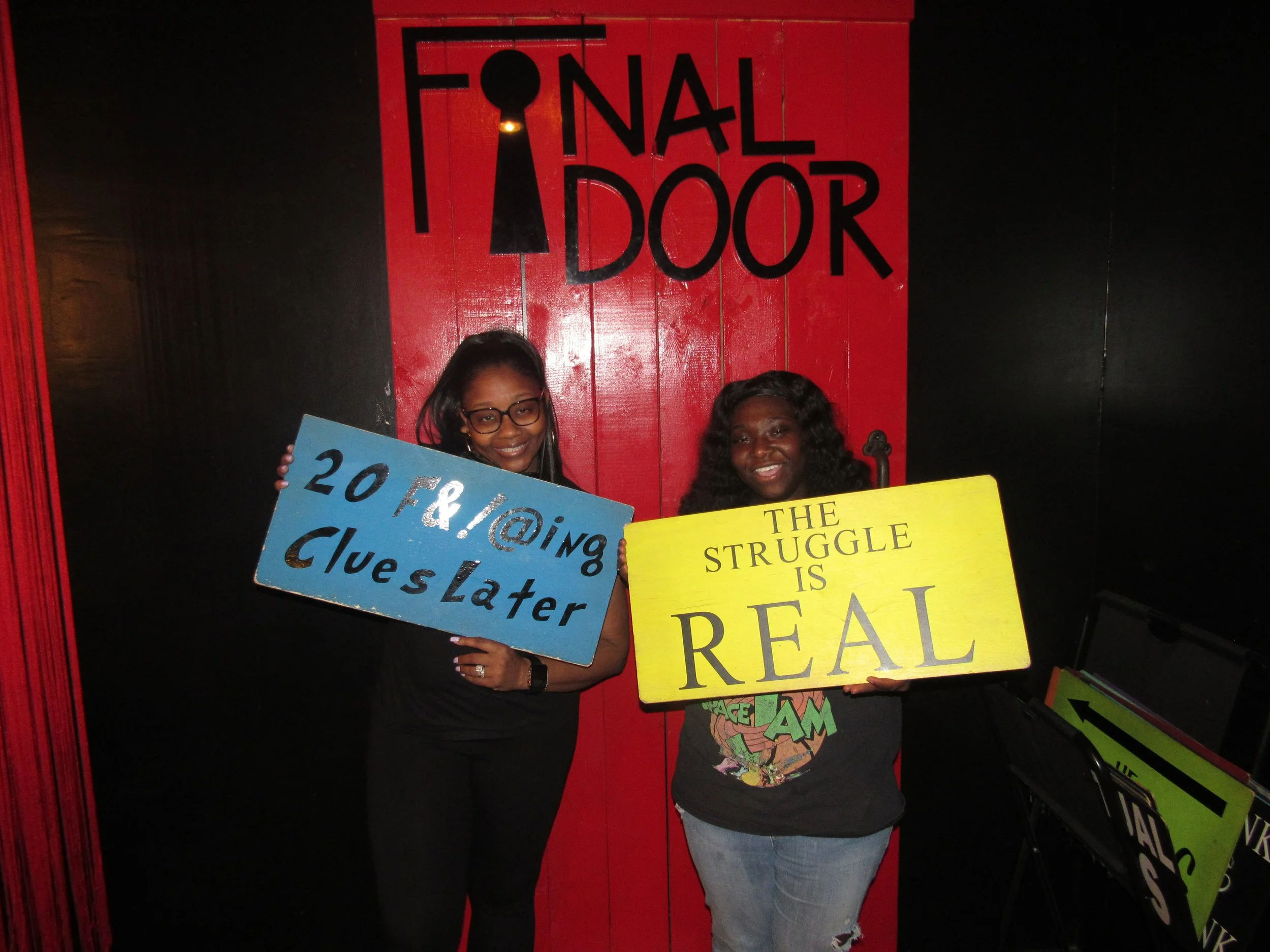 the-final-door-escape-room-columbia-sc-team-photos-09-08-23 (5).JPG