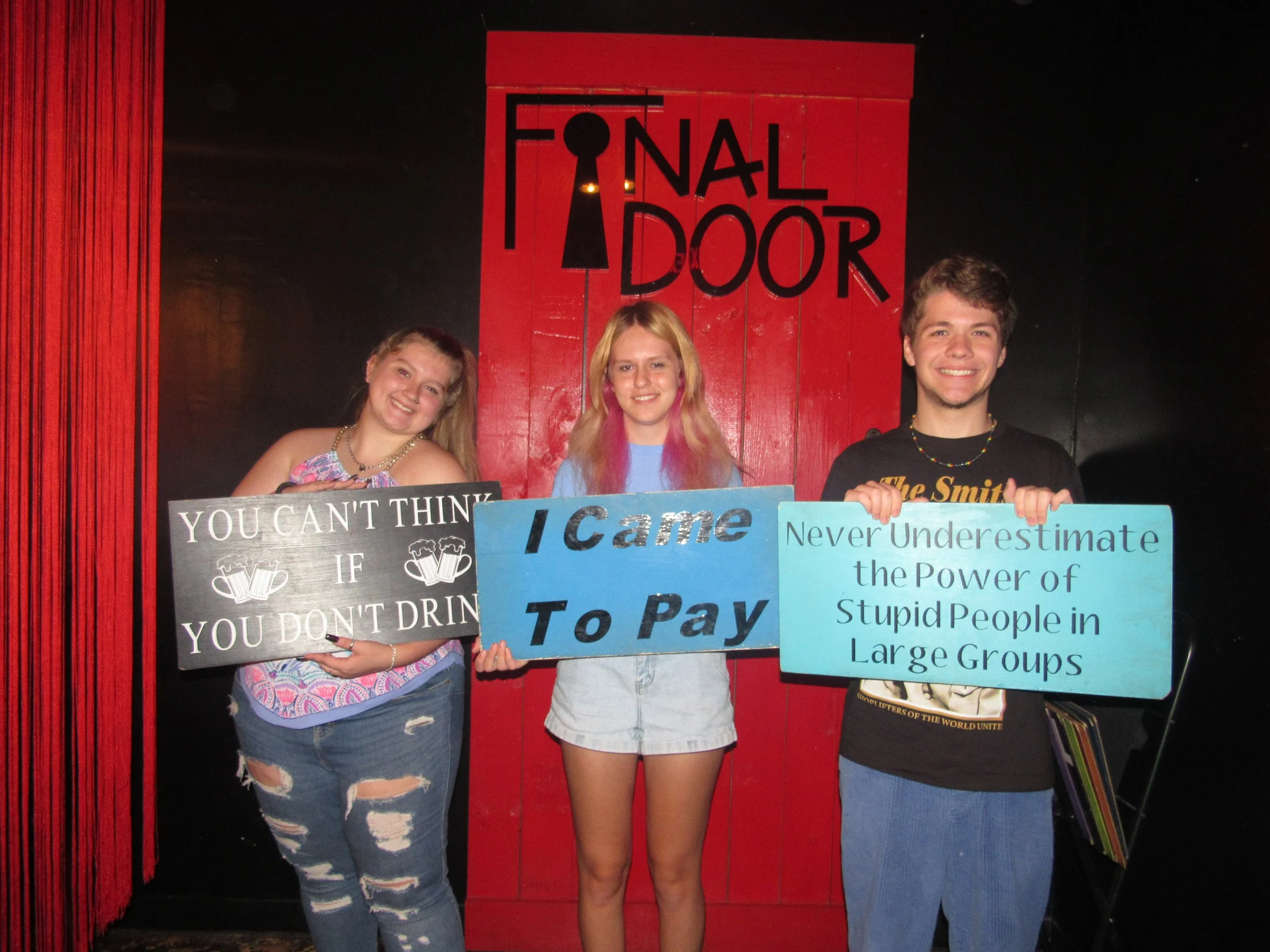 the-final-door-escape-room-columbia-sc-team-photos-09-09-23 (12).JPG