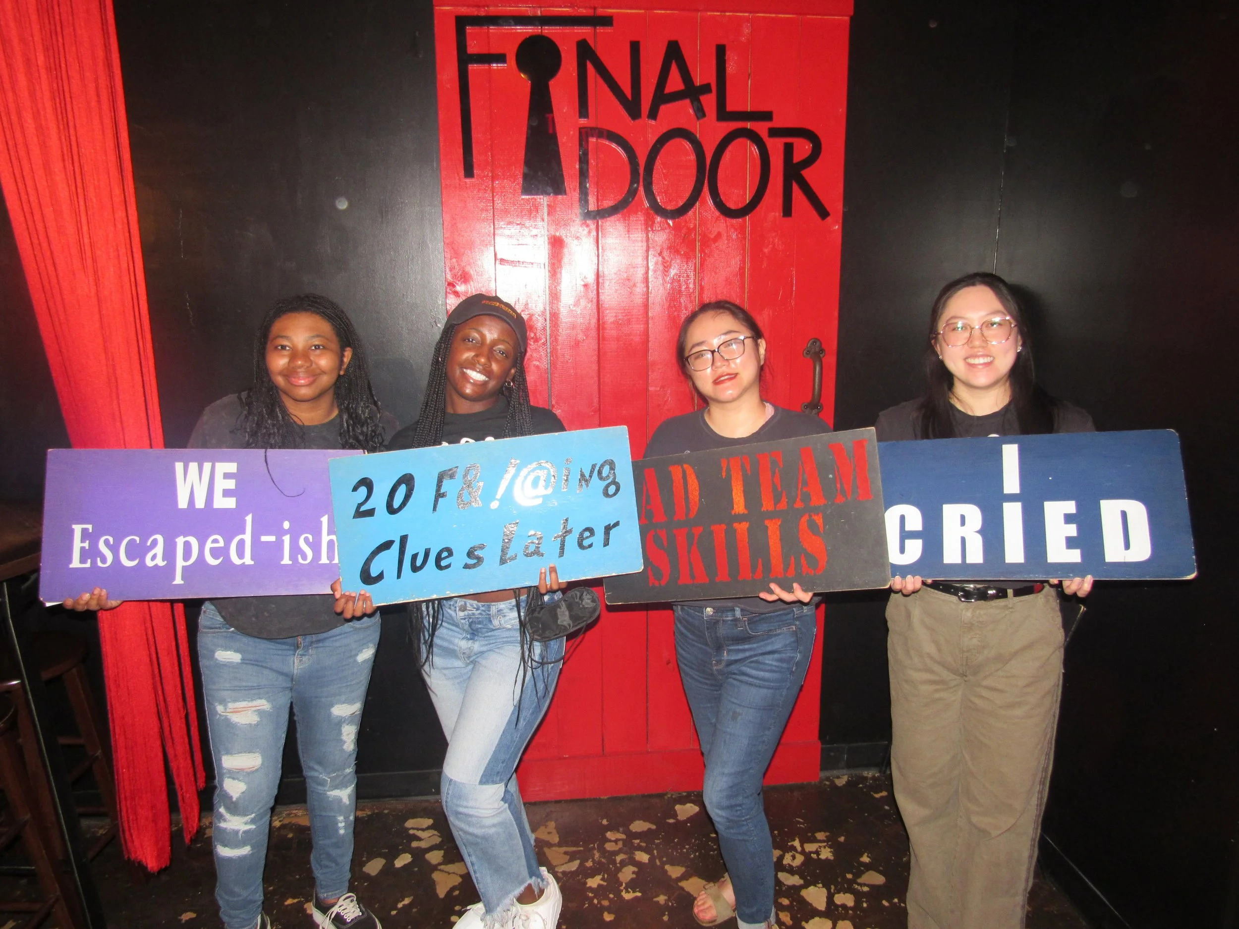 the-final-door-escape-room-columbia-sc-team-photos-09-09-23 (13).JPG