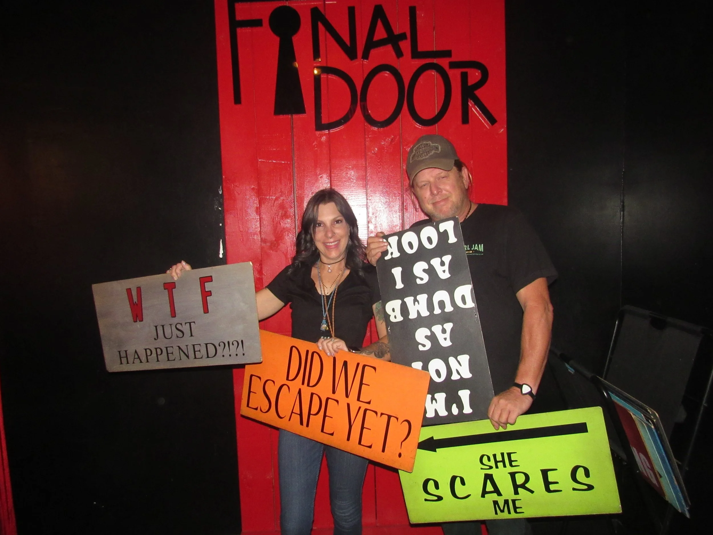 the-final-door-escape-room-columbia-sc-team-photos-09-09-23 (17).JPG