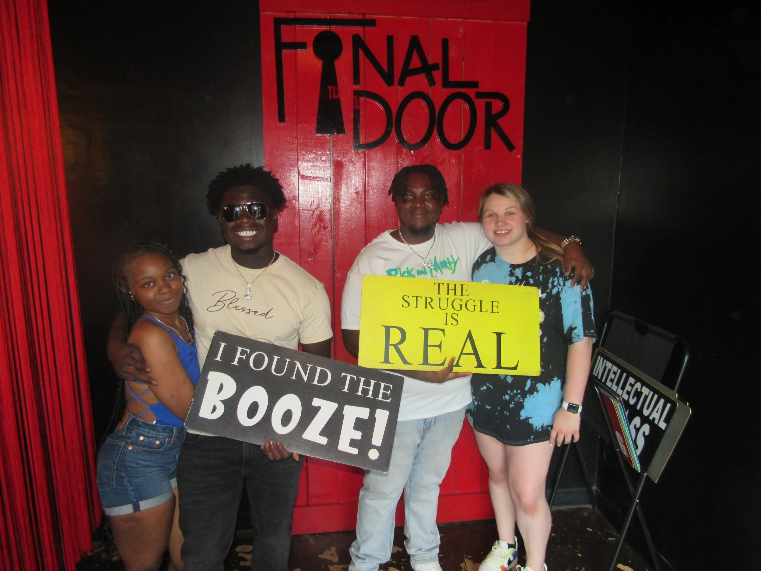 the-final-door-escape-room-columbia-sc-team-photos-09-10-23 (3).JPG