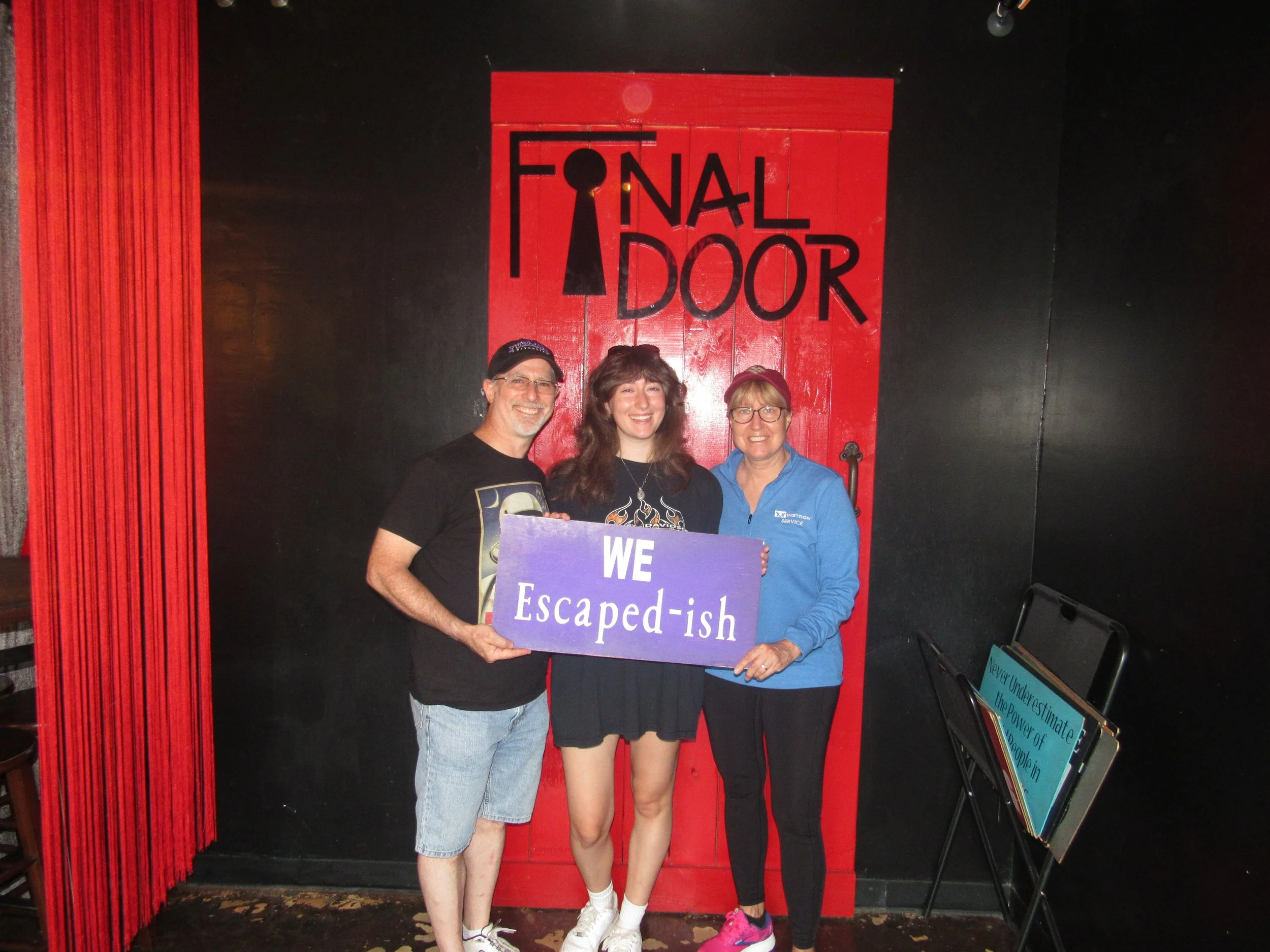 the-final-door-escape-room-columbia-sc-team-photos-09-10-23 (4).JPG